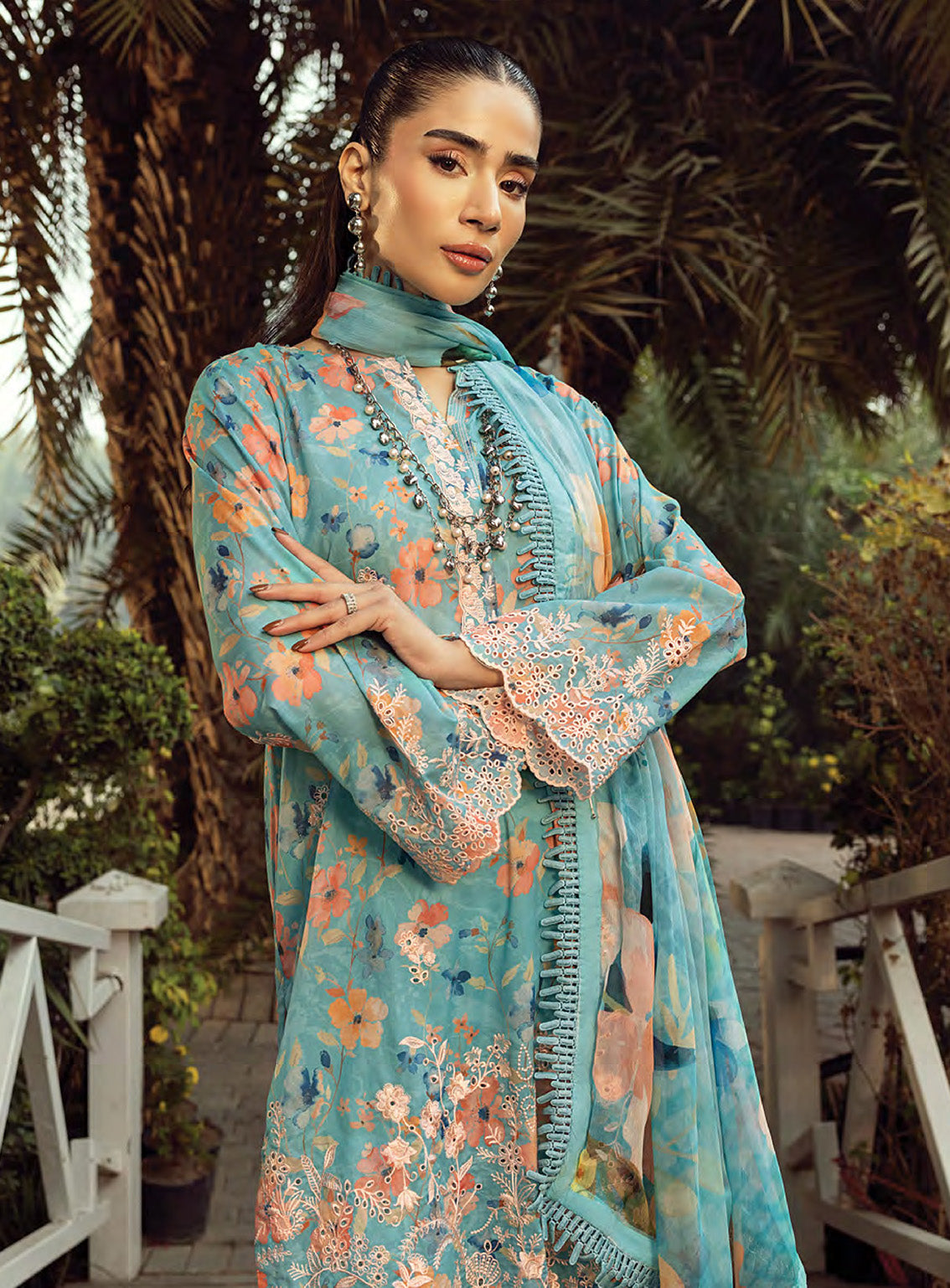 LSM Lakhany Embroidered Lawn 3 Piece Unstitched Suit LSM25SE LG-AR-0087 LSM Lakhany Embroidered Lawn 3 Piece Unstitched Suit LSM25SE LG-AR-0087