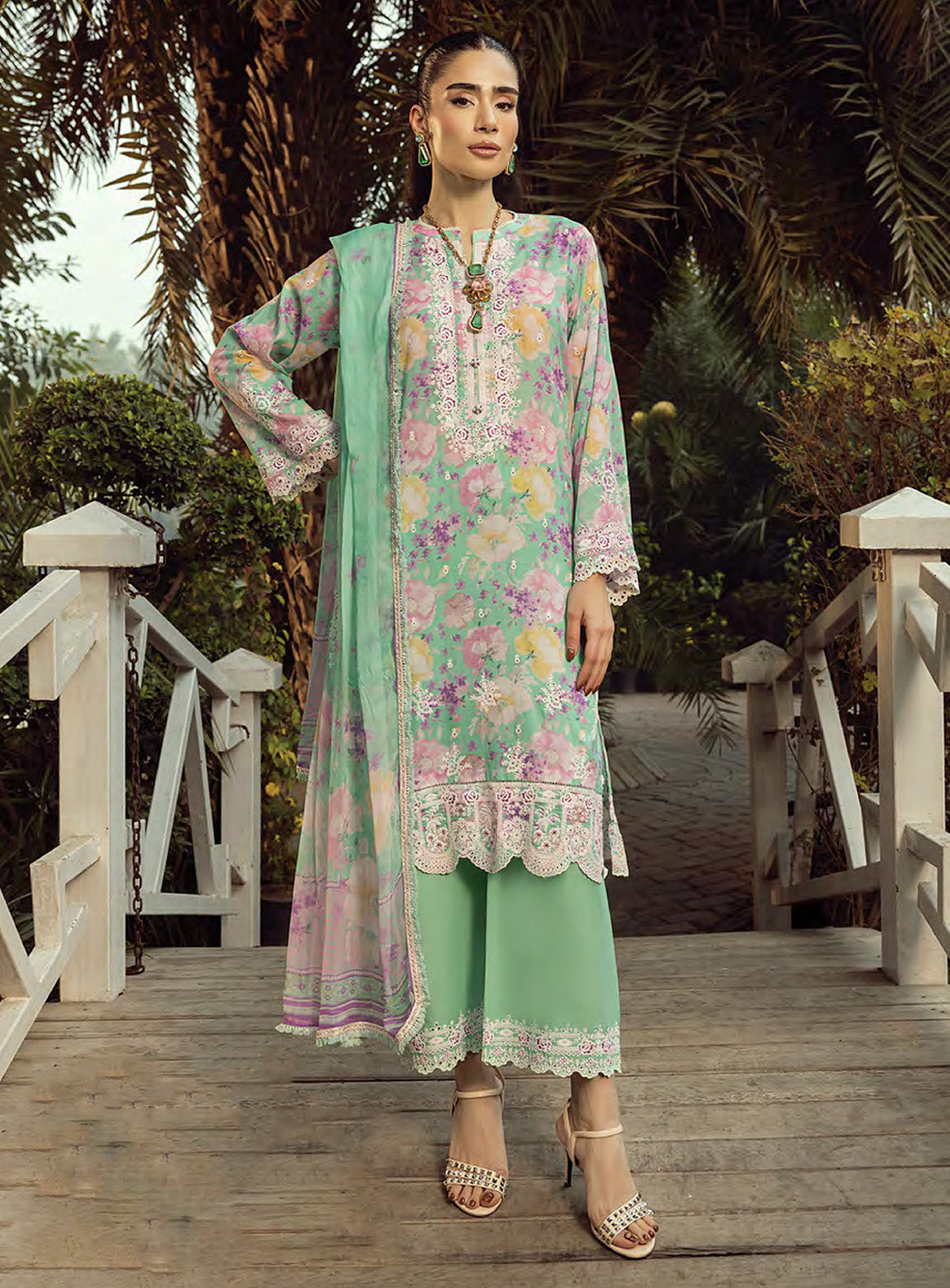 LSM Lakhany Embroidered Lawn 3 Piece Unstitched Suit LSM25SE LG-IZ-0282 LSM Lakhany Embroidered Lawn 3 Piece Unstitched Suit LSM25SE LG-IZ-0282