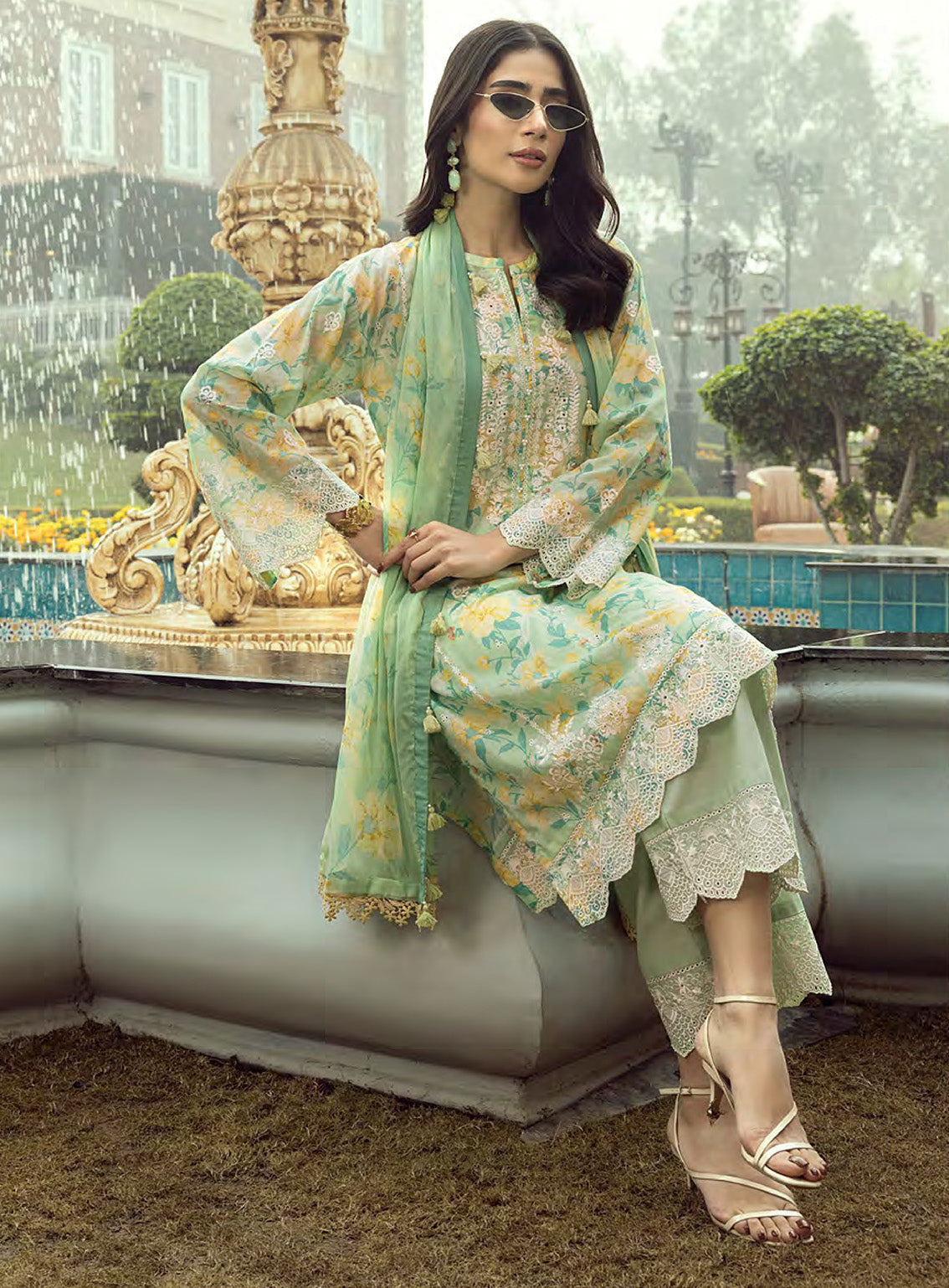 LSM Lakhany Embroidered Lawn 3 Piece Unstitched Suit LSM25SE LG-IZ-0286 LSM Lakhany Embroidered Lawn 3 Piece Unstitched Suit LSM25SE LG-IZ-0286