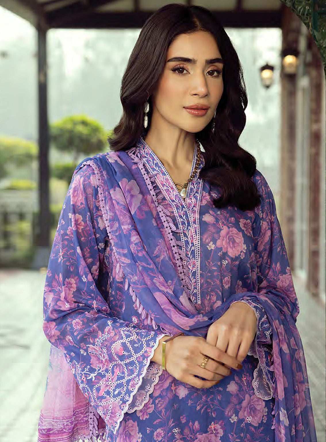 LSM Lakhany Embroidered Lawn 3 Piece Unstitched Suit LSM25SE LG-IZ-0360 LSM Lakhany Embroidered Lawn 3 Piece Unstitched Suit LSM25SE LG-IZ-0360