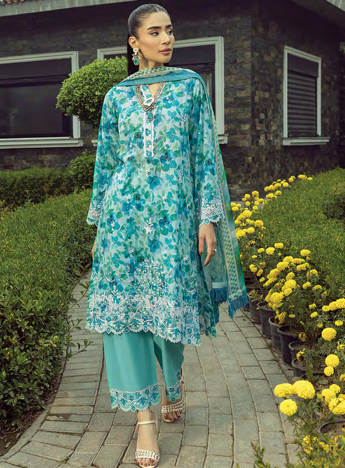 LSM Lakhany Embroidered Lawn 3 Piece Unstitched Suit LSM25SE LG-RL-0149 LSM Lakhany Embroidered Lawn 3 Piece Unstitched Suit LSM25SE LG-RL-0149