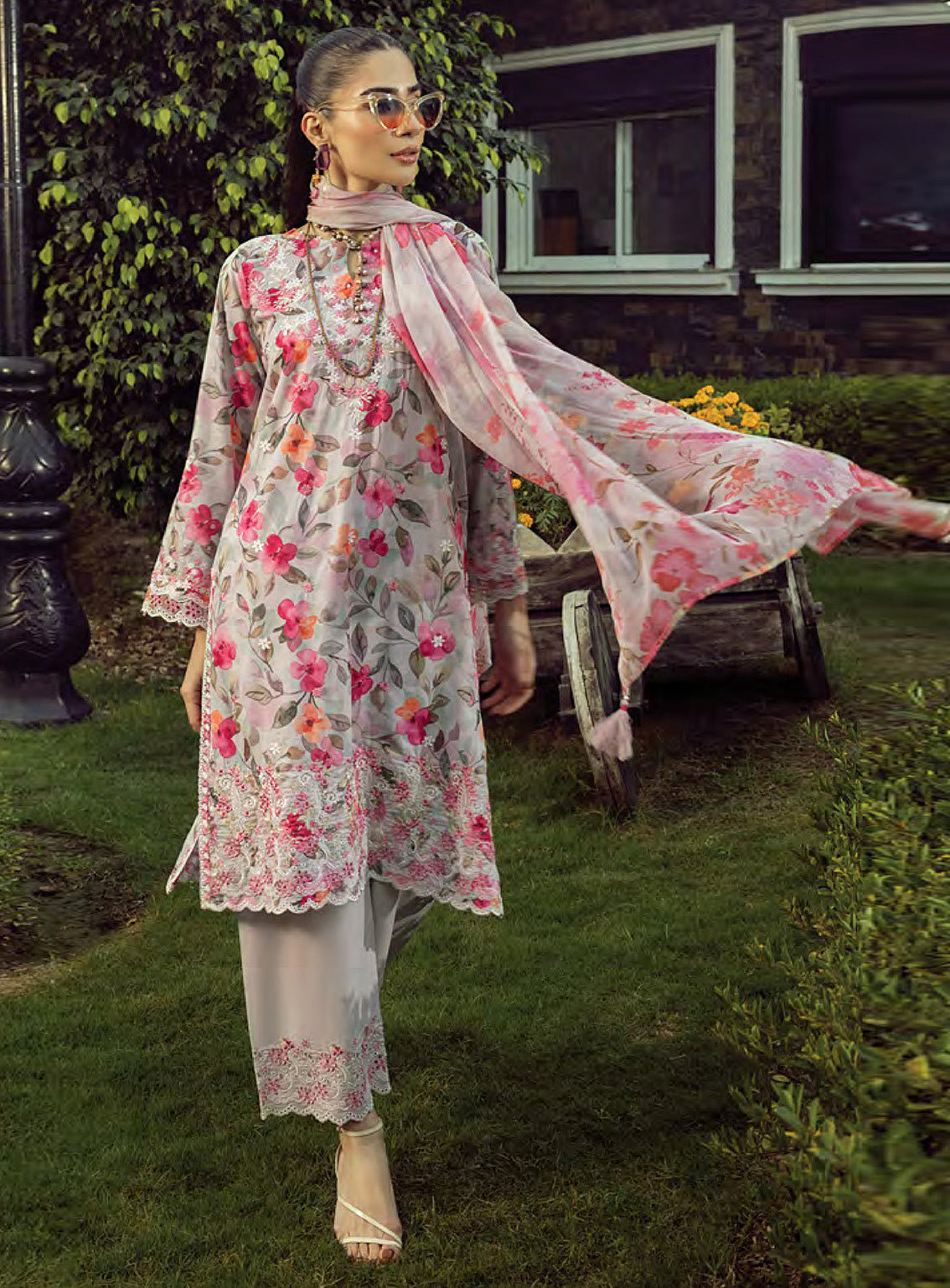 LSM Lakhany Embroidered Lawn 3 Piece Unstitched Suit LSM25SE LG-RL-0150 LSM Lakhany Embroidered Lawn 3 Piece Unstitched Suit LSM25SE LG-RL-0150