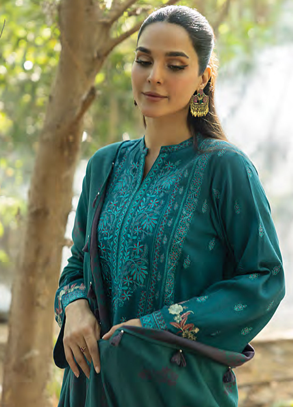 LSM Lakhany Embroidered Slub Peach 3 Piece Unstitched Suit LSM24WLS LG-RL-0084 LSM Lakhany Embroidered Slub Peach 3 Piece Unstitched Suit LSM24WLS LG-RL-0084