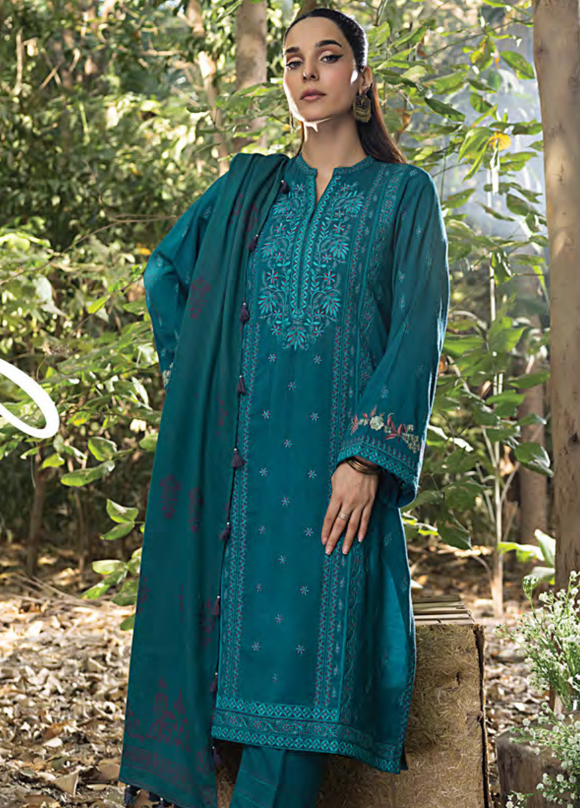 LSM Lakhany Embroidered Slub Peach 3 Piece Unstitched Suit LSM24WLS LG-RL-0084 LSM Lakhany Embroidered Slub Peach 3 Piece Unstitched Suit LSM24WLS LG-RL-0084
