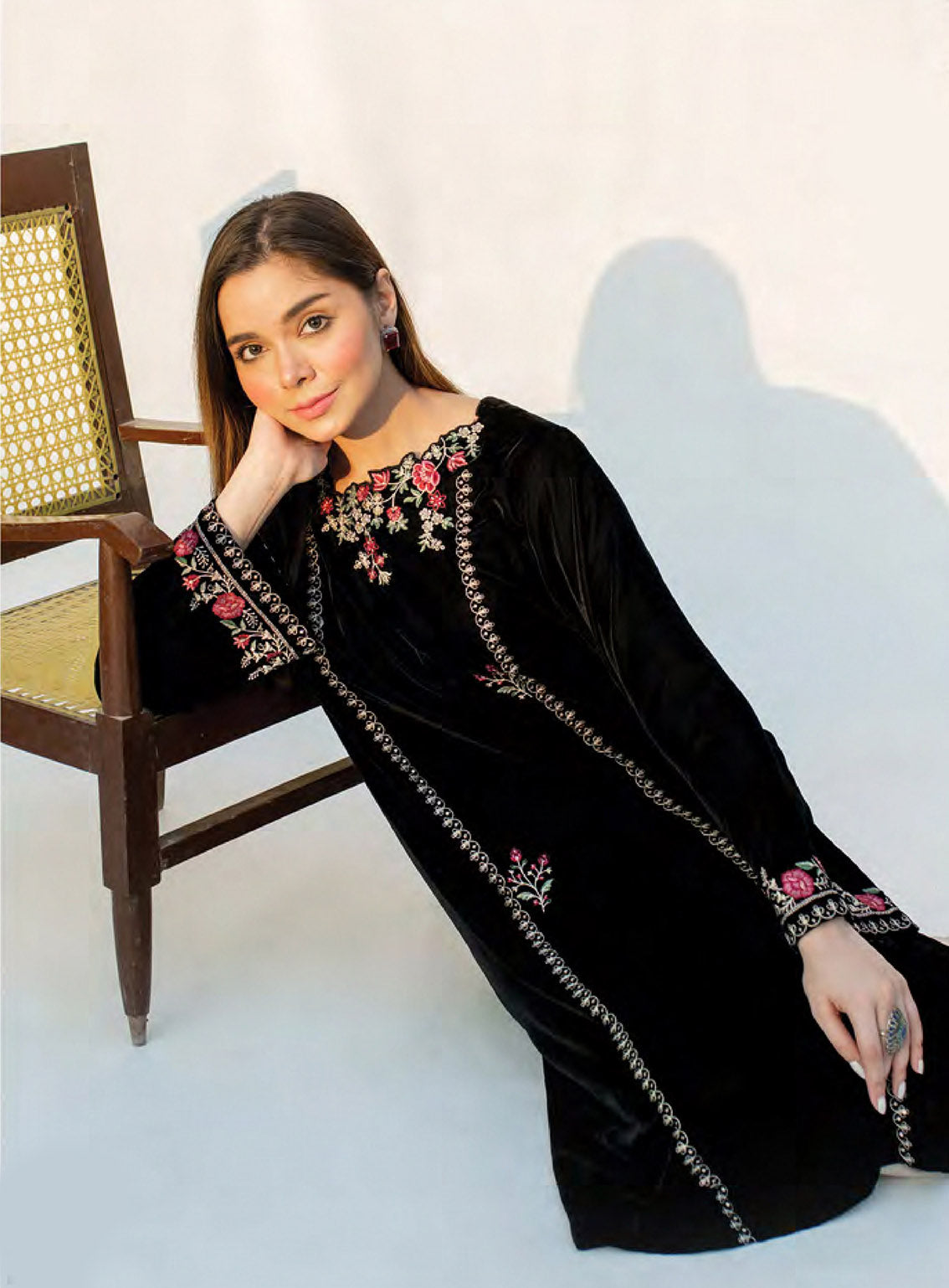 LSM Lakhany Embroidered Velvet 1 Piece Stitched Shirt LSM24D LG-IZ-0251 LSM Lakhany Embroidered Velvet 1 Piece Stitched Shirt LSM24D LG-IZ-0251