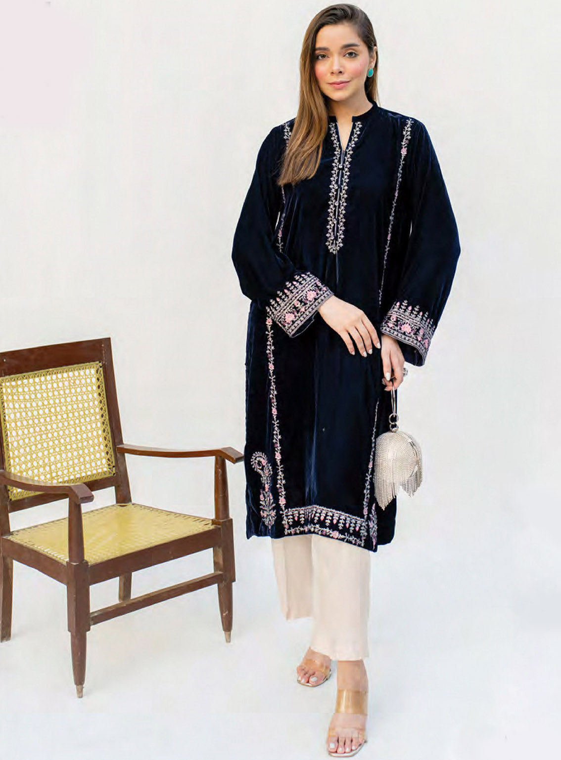 LSM Lakhany Embroidered Velvet 1 Piece Stitched Shirt LSM24D LG-IZ-0253 LSM Lakhany Embroidered Velvet 1 Piece Stitched Shirt LSM24D LG-IZ-0253