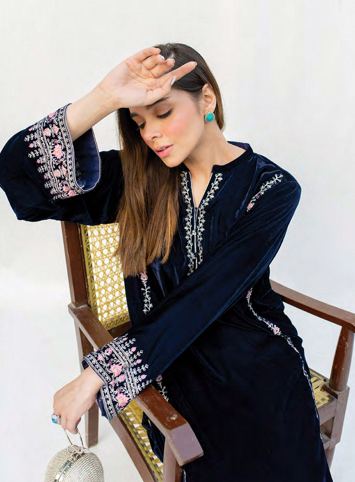 LSM Lakhany Embroidered Velvet 1 Piece Stitched Shirt LSM24D LG-IZ-0253 LSM Lakhany Embroidered Velvet 1 Piece Stitched Shirt LSM24D LG-IZ-0253