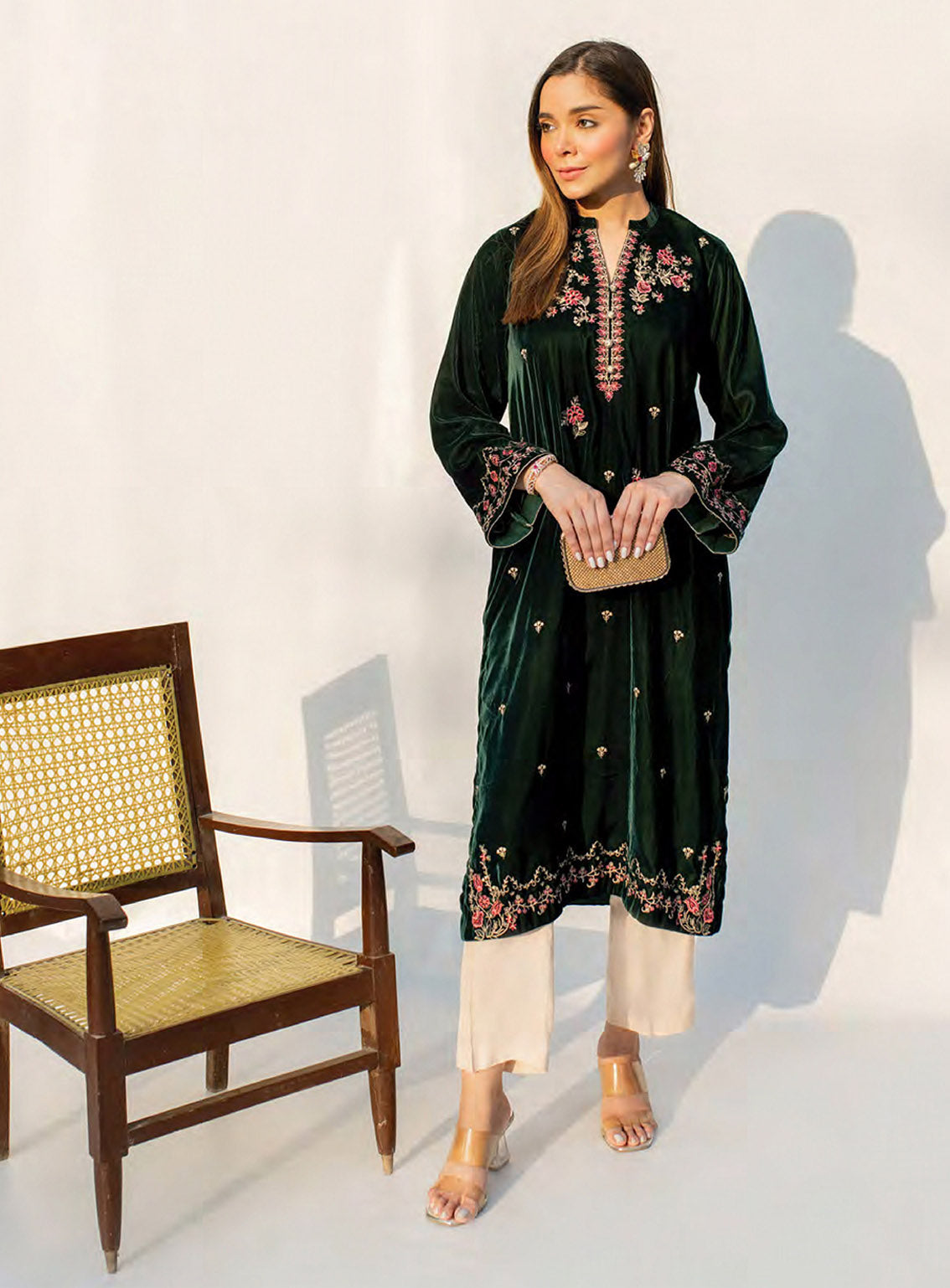 LSM Lakhany Embroidered Velvet 1 Piece Stitched Shirt LSM24D LG-IZ-0254 LSM Lakhany Embroidered Velvet 1 Piece Stitched Shirt LSM24D LG-IZ-0254
