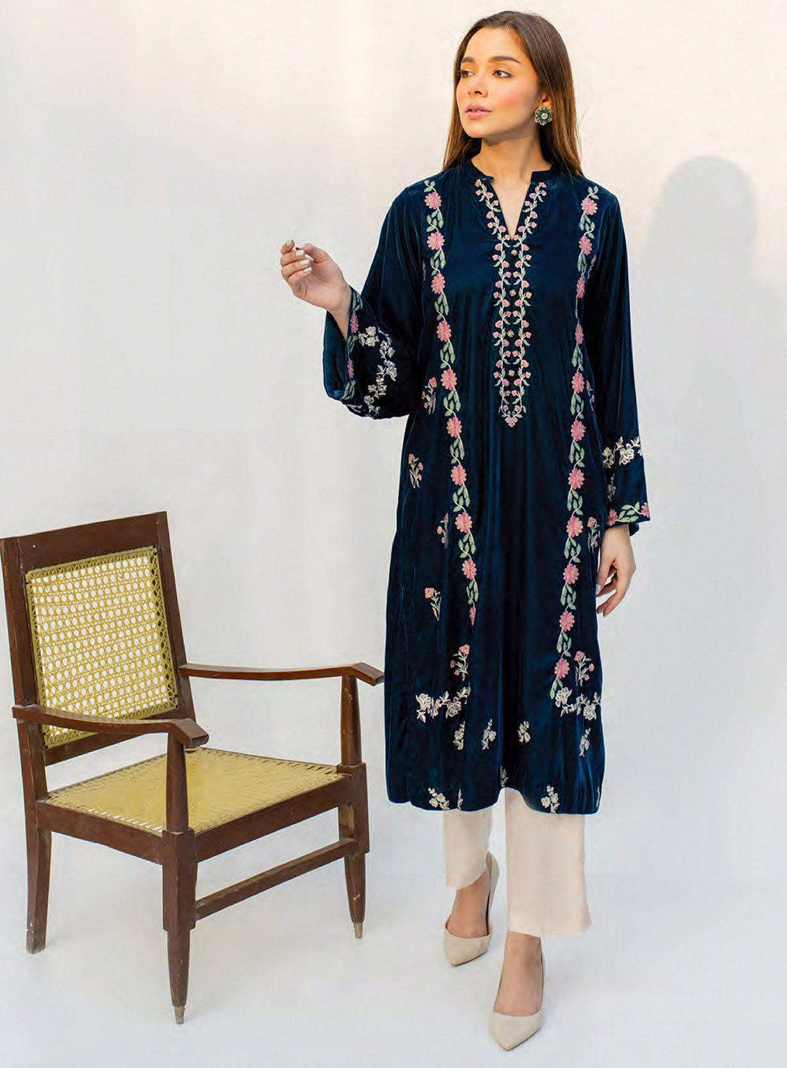 LSM Lakhany Embroidered Velvet 1 Piece Stitched Shirt LSM24D LG-IZ-0256 LSM Lakhany Embroidered Velvet 1 Piece Stitched Shirt LSM24D LG-IZ-0256