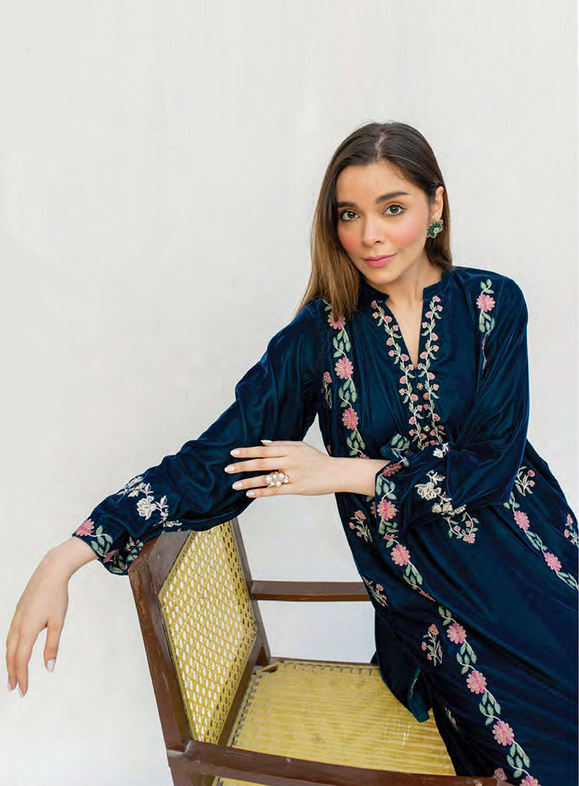 LSM Lakhany Embroidered Velvet 1 Piece Stitched Shirt LSM24D LG-IZ-0256 LSM Lakhany Embroidered Velvet 1 Piece Stitched Shirt LSM24D LG-IZ-0256