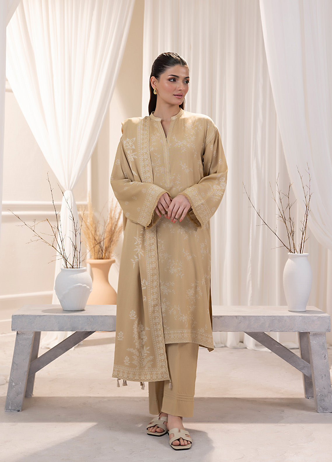 LSM Lakhany Printed Cashmi Vool 3 Piece Unstitched Suit LSM24CV LG-IZ-0269-A LSM Lakhany Printed Cashmi Vool 3 Piece Unstitched Suit LSM24CV LG-IZ-0269-A