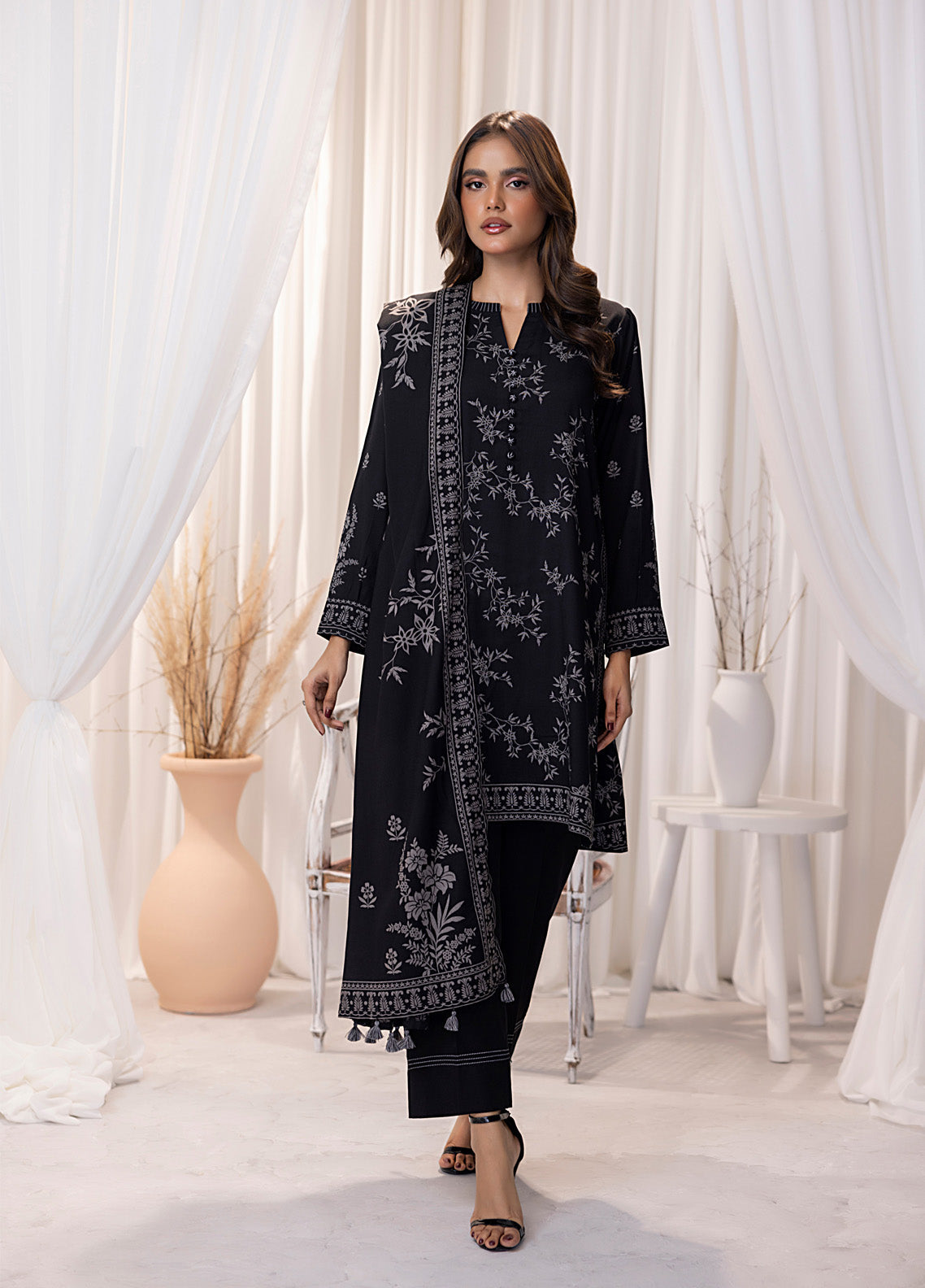 LSM Lakhany Printed Cashmi Vool 3 Piece Unstitched Suit LSM24CV LG-IZ-0269-C LSM Lakhany Printed Cashmi Vool 3 Piece Unstitched Suit LSM24CV LG-IZ-0269-C