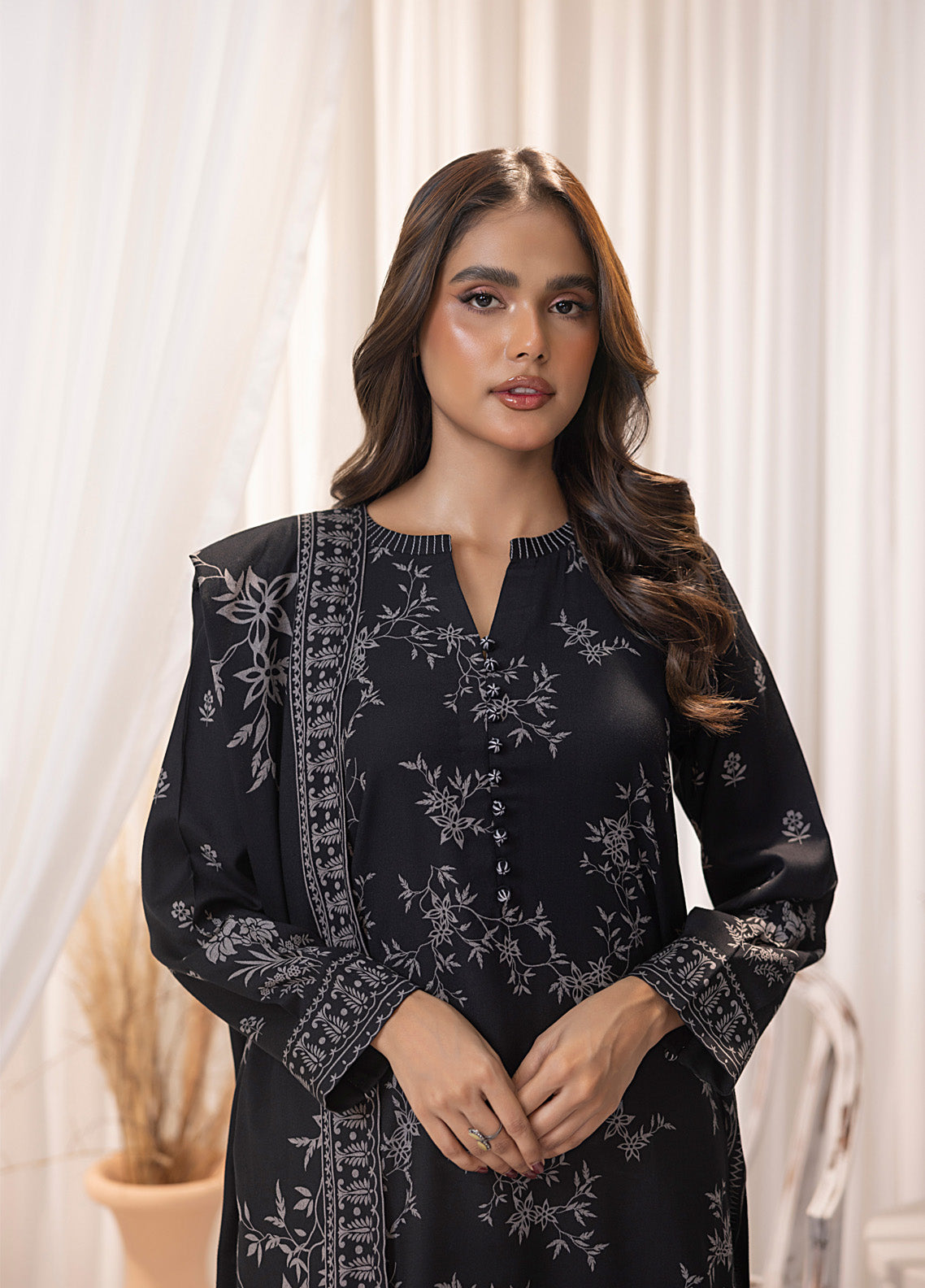 LSM Lakhany Printed Cashmi Vool 3 Piece Unstitched Suit LSM24CV LG-IZ-0269-C LSM Lakhany Printed Cashmi Vool 3 Piece Unstitched Suit LSM24CV LG-IZ-0269-C