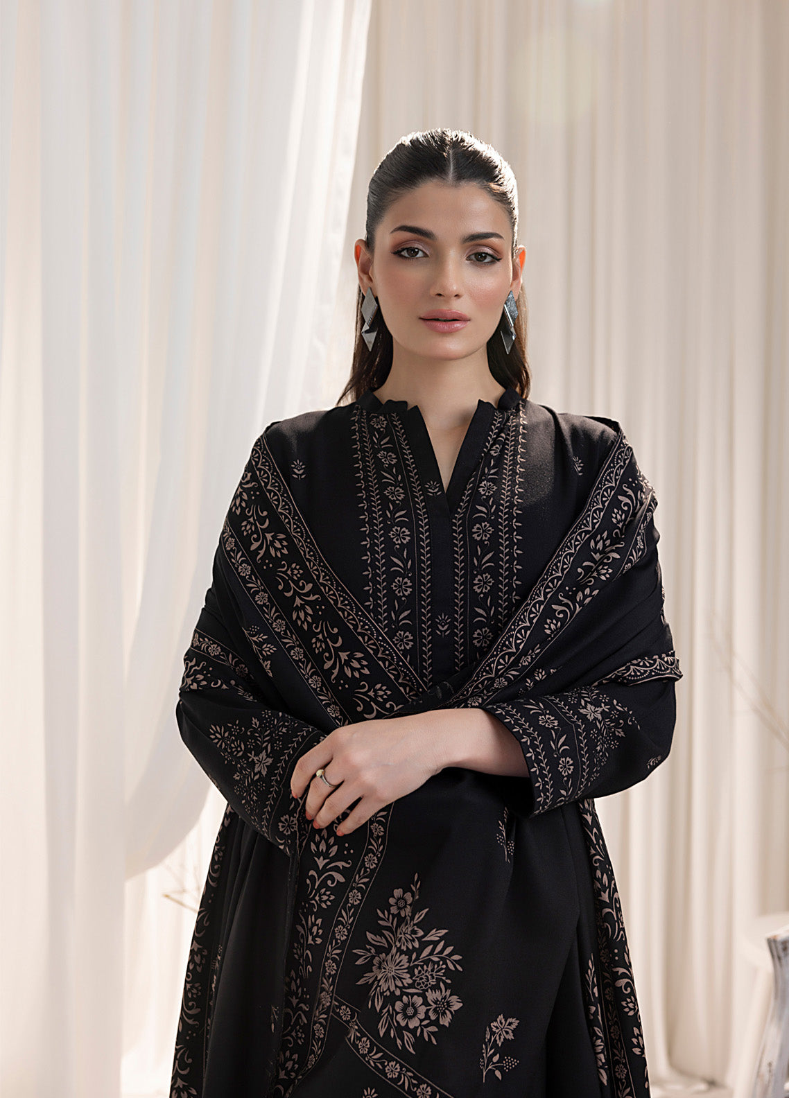 LSM Lakhany Printed Cashmi Vool 3 Piece Unstitched Suit LSM24CV LG-IZ-0271-C LSM Lakhany Printed Cashmi Vool 3 Piece Unstitched Suit LSM24CV LG-IZ-0271-C