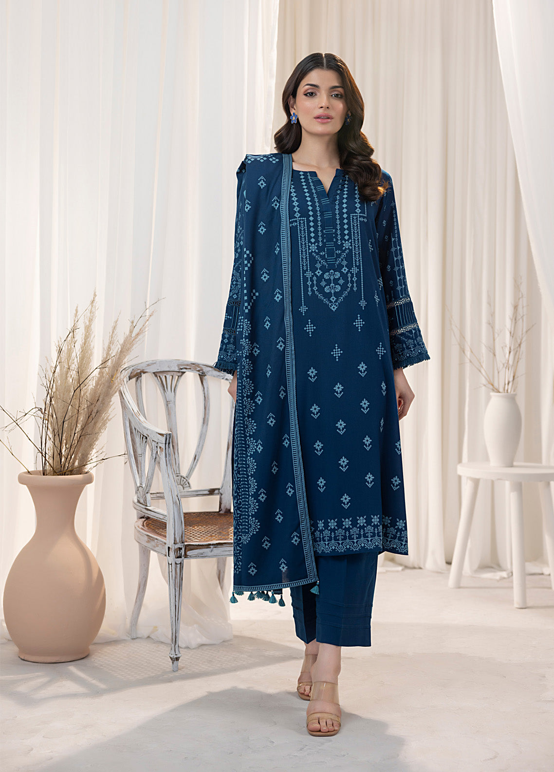 LSM Lakhany Printed Cashmi Vool 3 Piece Unstitched Suit LSM24CV LG-RL-0127-A LSM Lakhany Printed Cashmi Vool 3 Piece Unstitched Suit LSM24CV LG-RL-0127-A