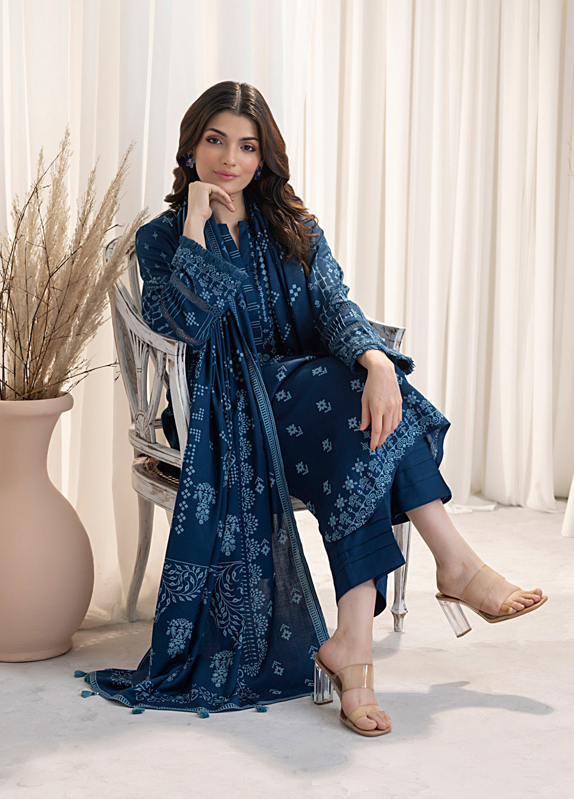 LSM Lakhany Printed Cashmi Vool 3 Piece Unstitched Suit LSM24CV LG-RL-0127-A LSM Lakhany Printed Cashmi Vool 3 Piece Unstitched Suit LSM24CV LG-RL-0127-A