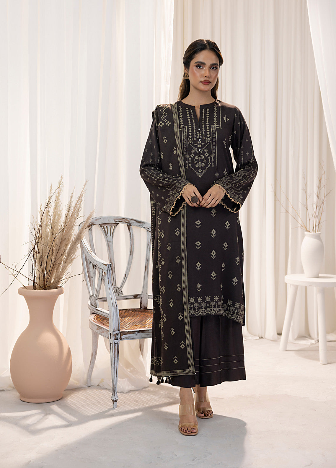 LSM Lakhany Printed Cashmi Vool 3 Piece Unstitched Suit LSM24CV LG-RL-0127-B LSM Lakhany Printed Cashmi Vool 3 Piece Unstitched Suit LSM24CV LG-RL-0127-B