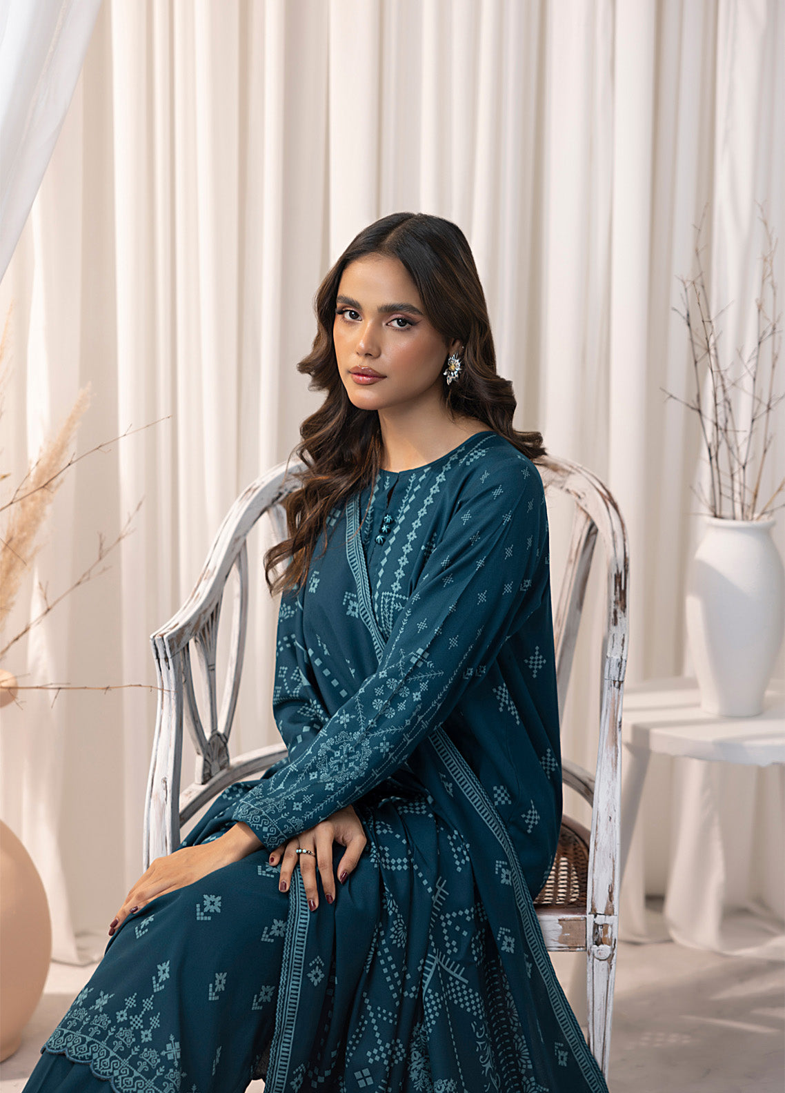 LSM Lakhany Printed Cashmi Vool 3 Piece Unstitched Suit LSM24CV LG-RL-0127-B LSM Lakhany Printed Cashmi Vool 3 Piece Unstitched Suit LSM24CV LG-RL-0127-B