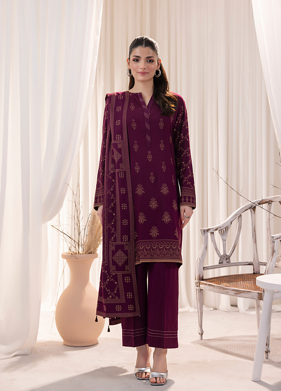 LSM Lakhany Printed Cashmi Vool 3 Piece Unstitched Suit LSM24CV LG-RL-0128-B LSM Lakhany Printed Cashmi Vool 3 Piece Unstitched Suit LSM24CV LG-RL-0128-B