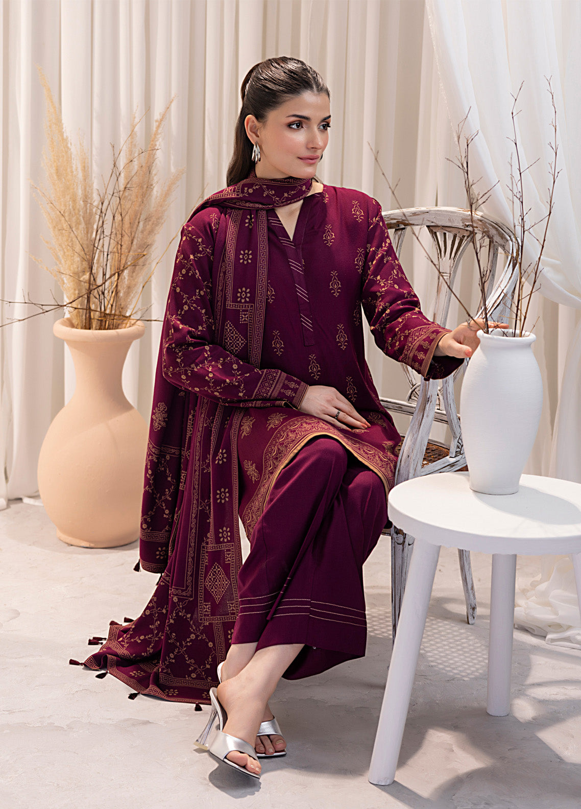LSM Lakhany Printed Cashmi Vool 3 Piece Unstitched Suit LSM24CV LG-RL-0128-B LSM Lakhany Printed Cashmi Vool 3 Piece Unstitched Suit LSM24CV LG-RL-0128-B