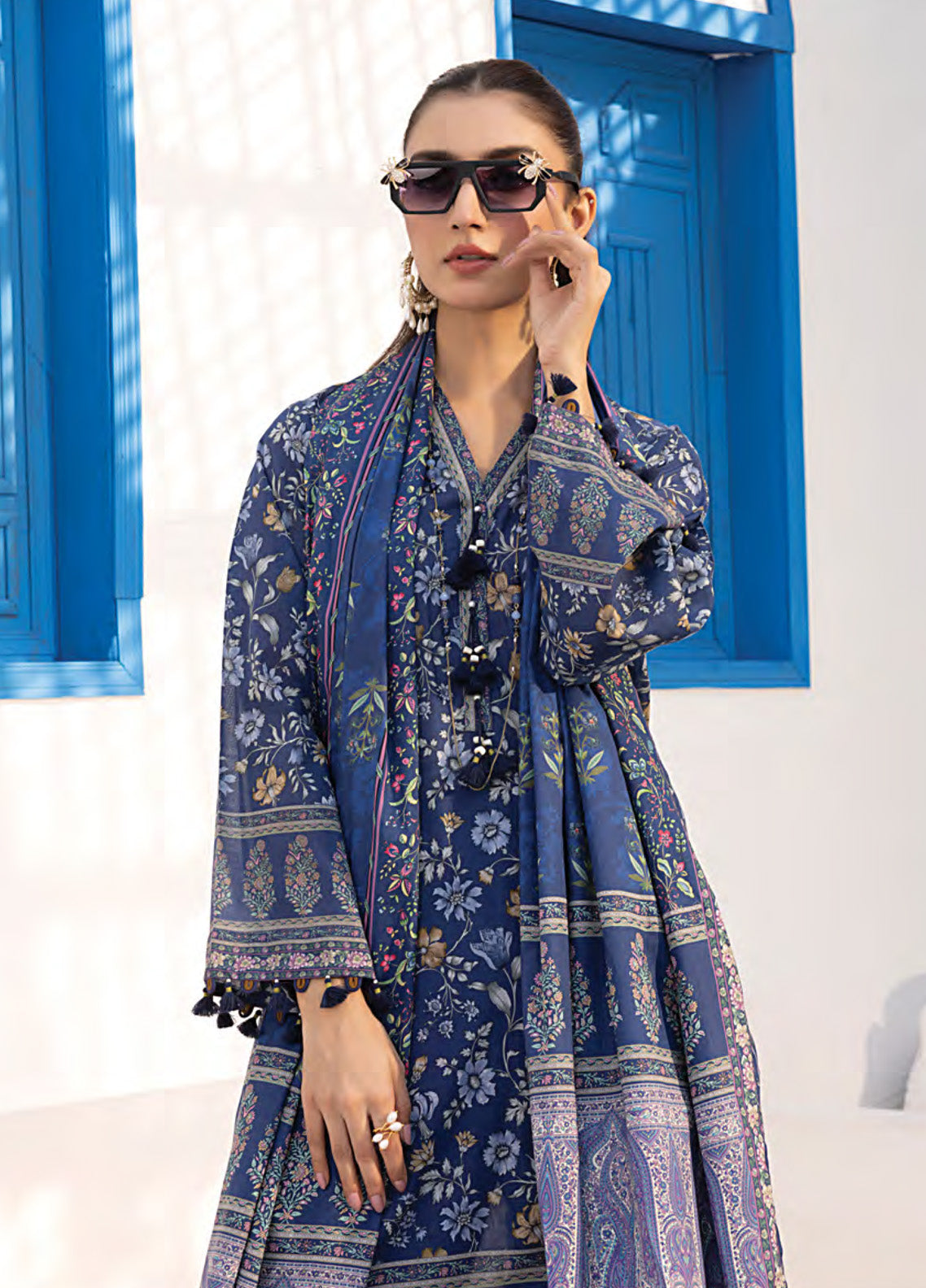 LSM Lakhany Printed Lawn 3 Piece Unstitched Suit LSM25SP LG-MM-0370 LSM Lakhany Printed Lawn 3 Piece Unstitched Suit LSM25SP LG-MM-0370
