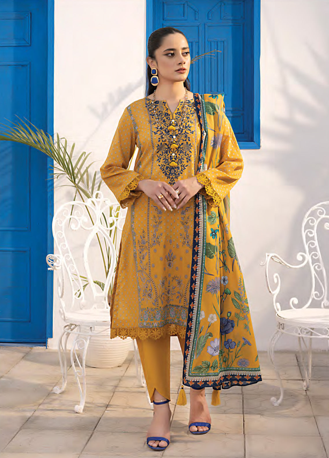LSM Lakhany Printed Lawn 3 Piece Unstitched Suit LSM25SP LG-MM-0371 LSM Lakhany Printed Lawn 3 Piece Unstitched Suit LSM25SP LG-MM-0371