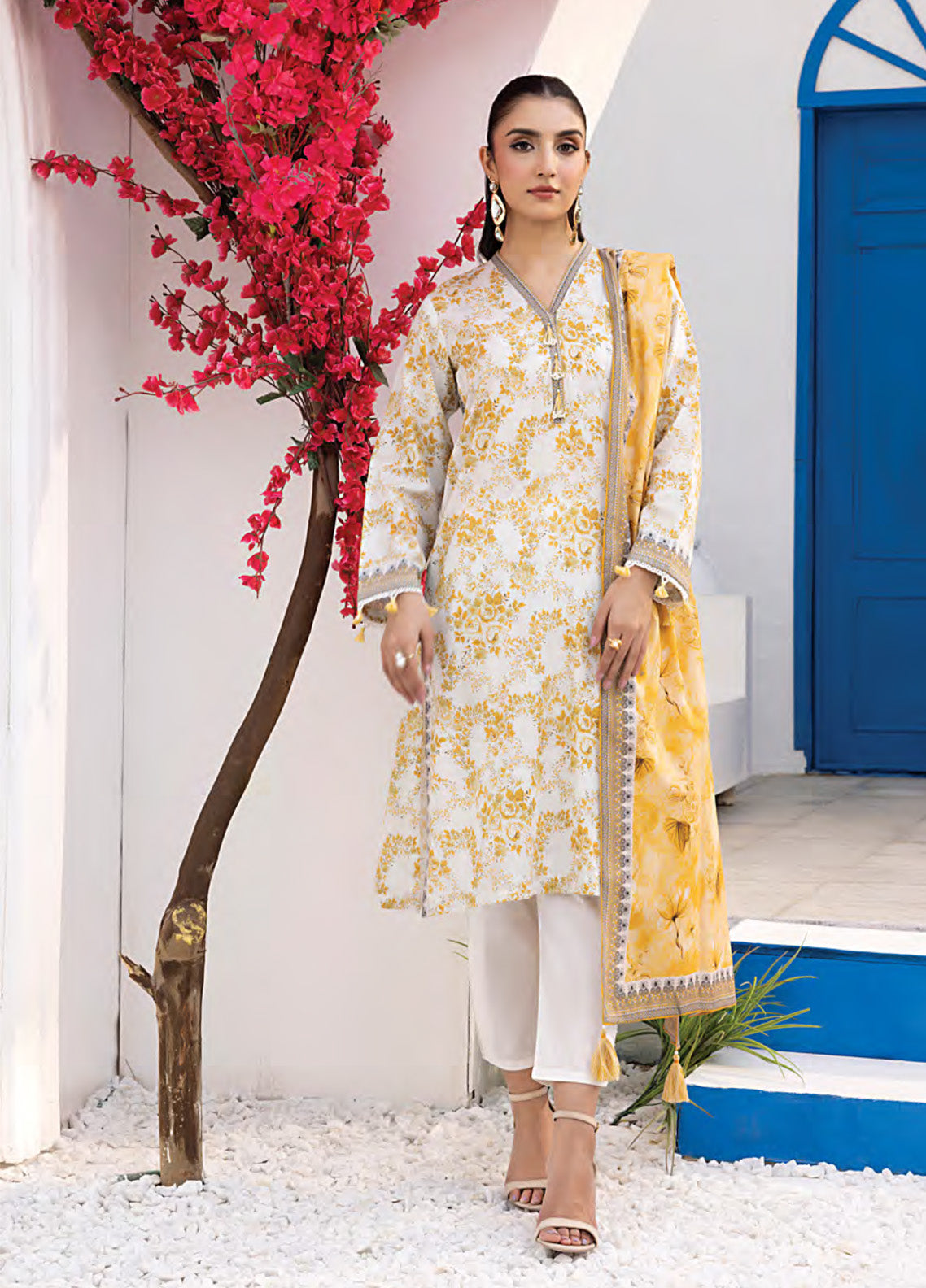 LSM Lakhany Printed Lawn 3 Piece Unstitched Suit LSM25SP LG-MM-0373 LSM Lakhany Printed Lawn 3 Piece Unstitched Suit LSM25SP LG-MM-0373