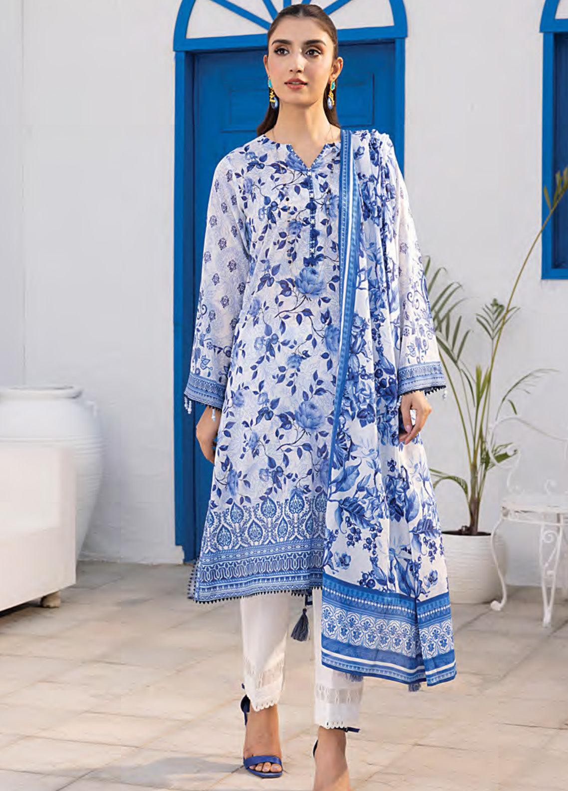 LSM Lakhany Printed Lawn 3 Piece Unstitched Suit LSM25SP LG-MM-0375 LSM Lakhany Printed Lawn 3 Piece Unstitched Suit LSM25SP LG-MM-0375