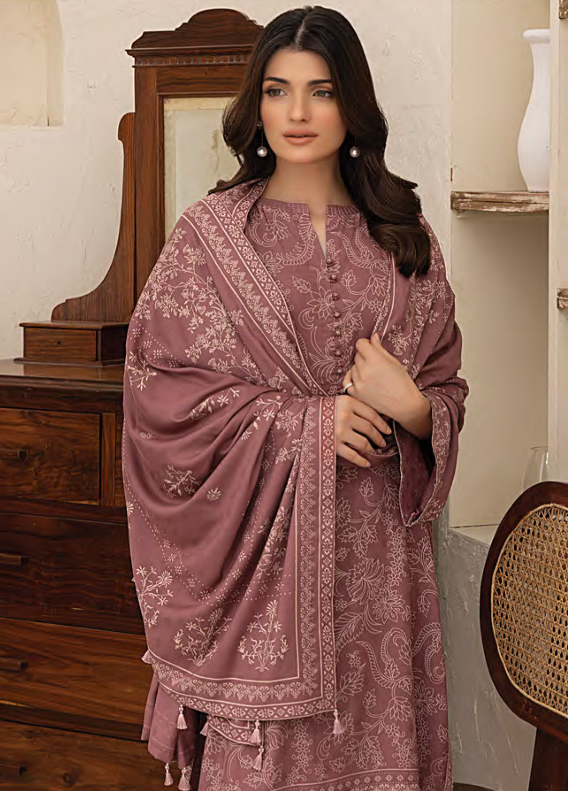 LSM Lakhany Printed Pashmina 3 Piece Unstitched Suit LSM24PP LG-AR-0071-A LSM Lakhany Printed Pashmina 3 Piece Unstitched Suit LSM24PP LG-AR-0071-A