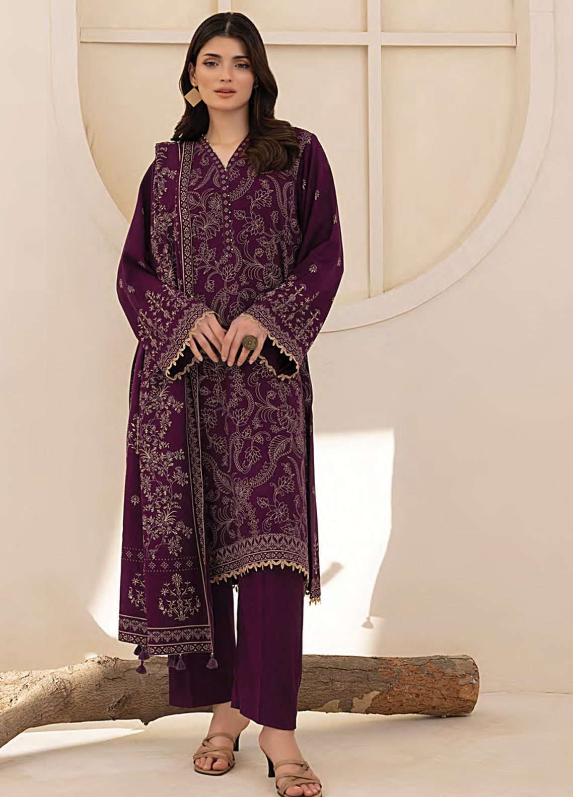 LSM Lakhany Printed Pashmina 3 Piece Unstitched Suit LSM24PP LG-AR-0071-C LSM Lakhany Printed Pashmina 3 Piece Unstitched Suit LSM24PP LG-AR-0071-C