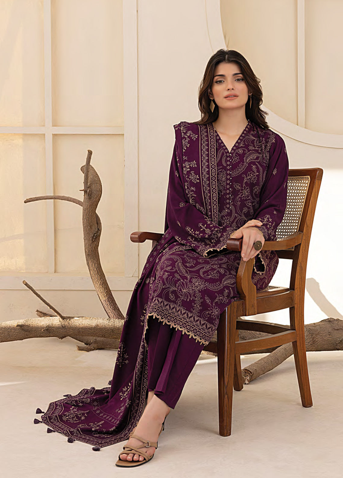 LSM Lakhany Printed Pashmina 3 Piece Unstitched Suit LSM24PP LG-AR-0071-C LSM Lakhany Printed Pashmina 3 Piece Unstitched Suit LSM24PP LG-AR-0071-C