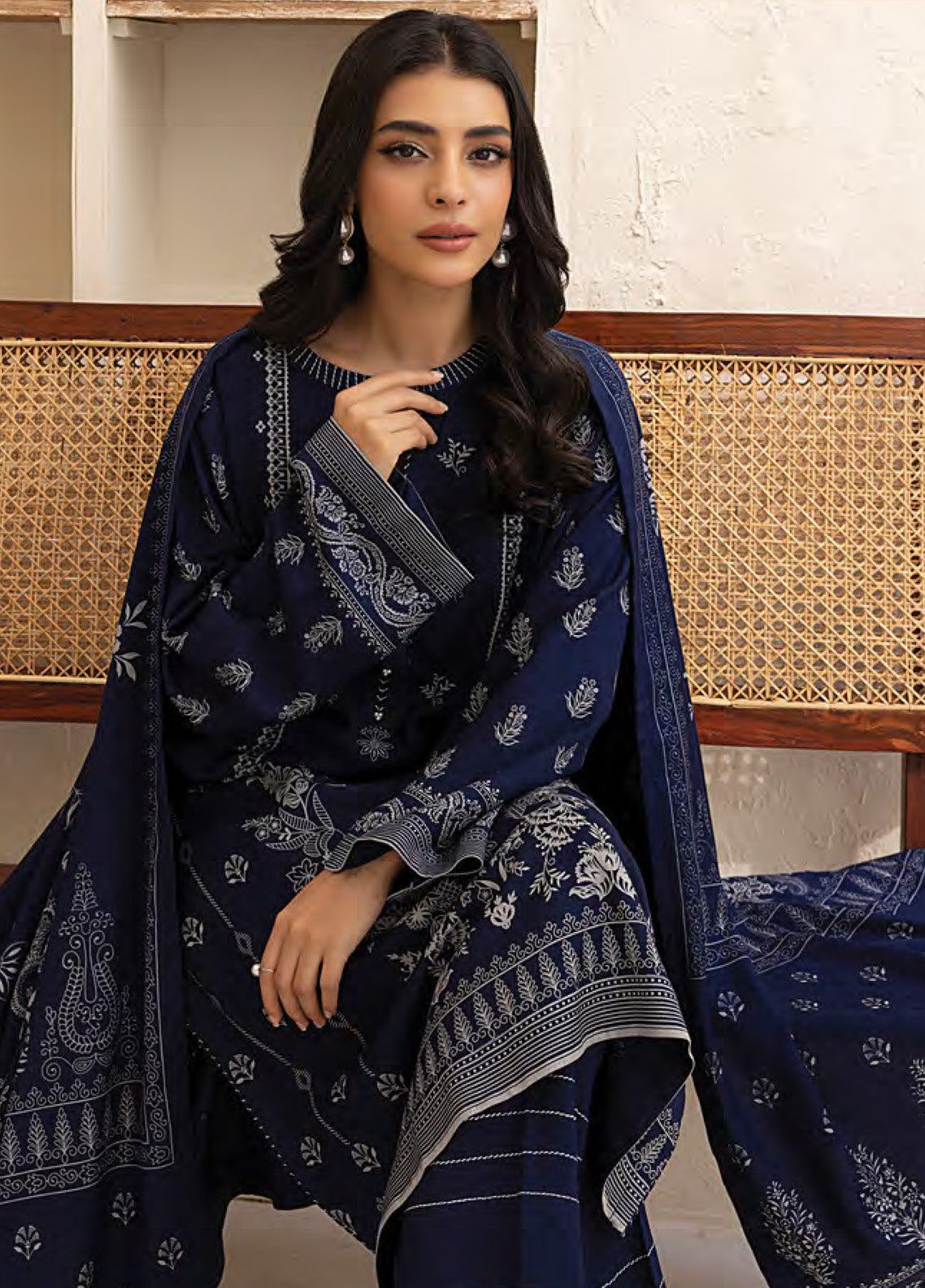 LSM Lakhany Printed Pashmina 3 Piece Unstitched Suit LSM24PP LG-AR-0116-C LSM Lakhany Printed Pashmina 3 Piece Unstitched Suit LSM24PP LG-AR-0116-C