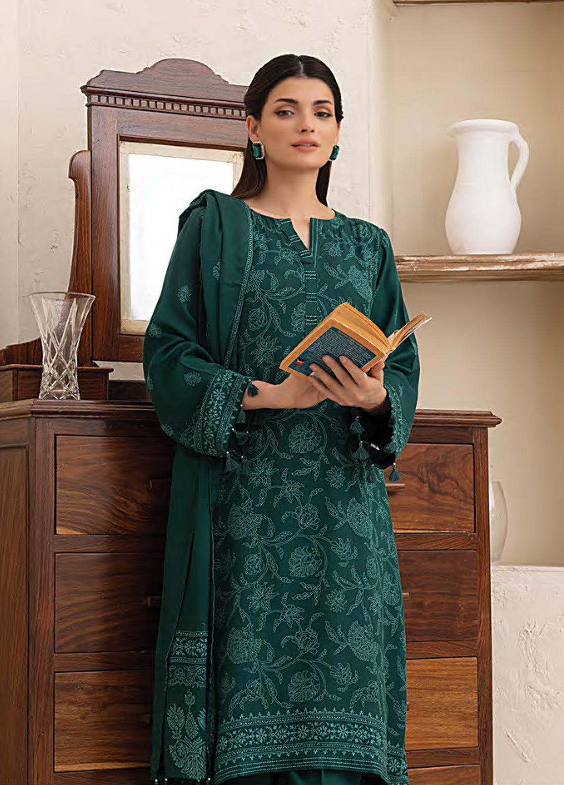 LSM Lakhany Printed Pashmina 3 Piece Unstitched Suit LSM24PP LG-AR-0268-B LSM Lakhany Printed Pashmina 3 Piece Unstitched Suit LSM24PP LG-AR-0268-B