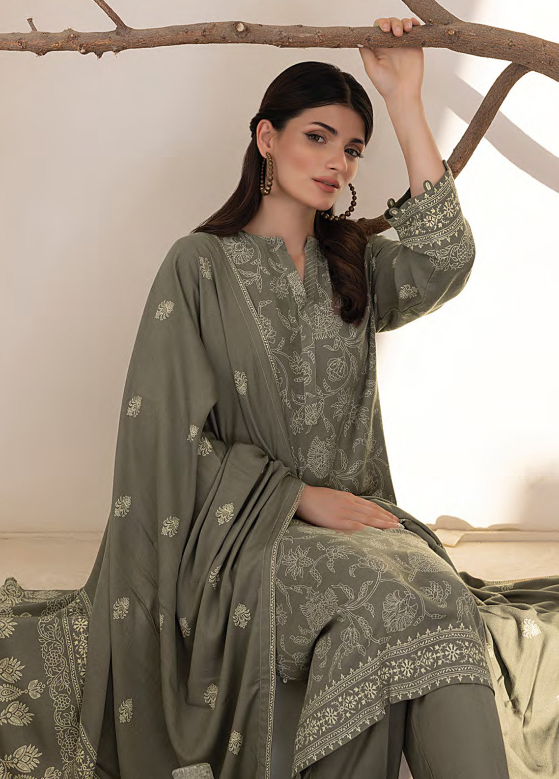 LSM Lakhany Printed Pashmina 3 Piece Unstitched Suit LSM24PP LG-AR-0268-C LSM Lakhany Printed Pashmina 3 Piece Unstitched Suit LSM24PP LG-AR-0268-C