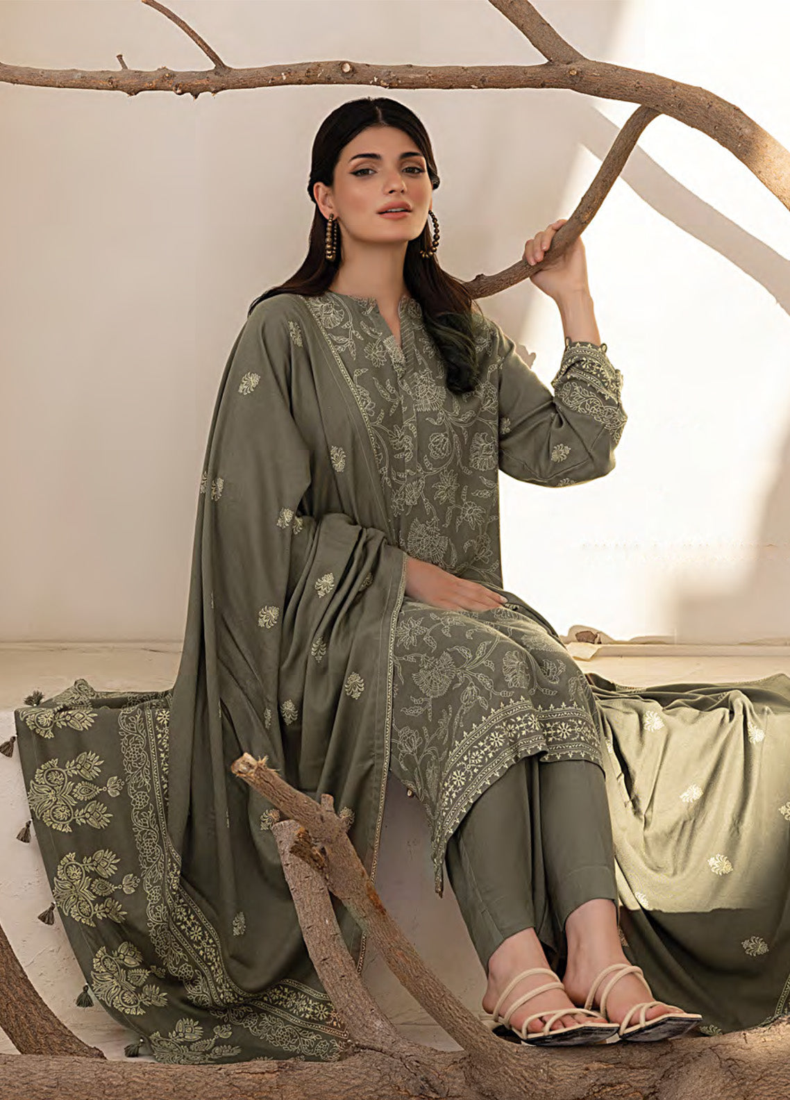 LSM Lakhany Printed Pashmina 3 Piece Unstitched Suit LSM24PP LG-AR-0268-C LSM Lakhany Printed Pashmina 3 Piece Unstitched Suit LSM24PP LG-AR-0268-C