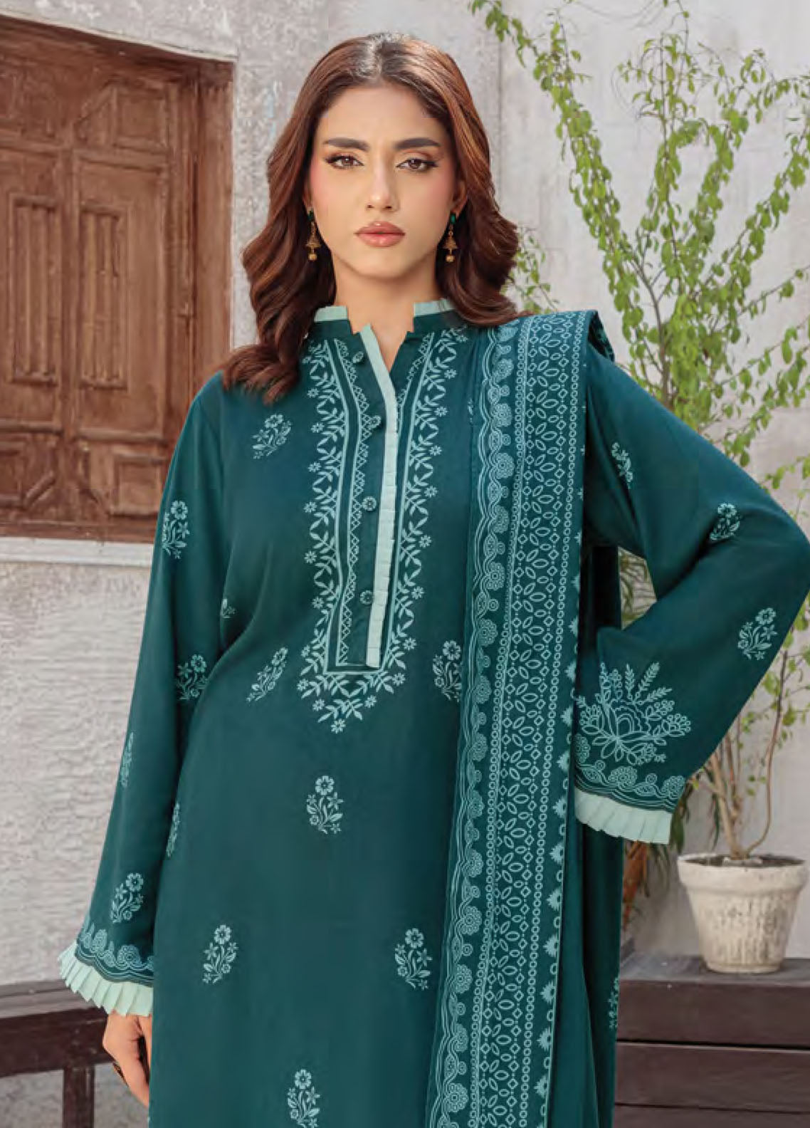 LSM Lakhany Printed Pashmina 3 Piece Unstitched Suit LSM25PP D-LG-RK-0082-C LSM Lakhany Printed Pashmina 3 Piece Unstitched Suit LSM25PP D-LG-RK-0082-C