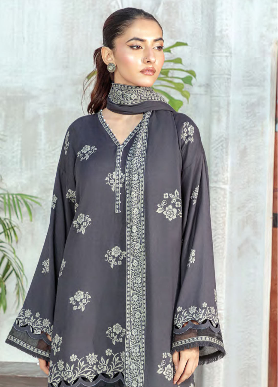 LSM Lakhany Printed Pashmina 3 Piece Unstitched Suit LSM25PP D-LG-RL-0335-B LSM Lakhany Printed Pashmina 3 Piece Unstitched Suit LSM25PP D-LG-RL-0335-B