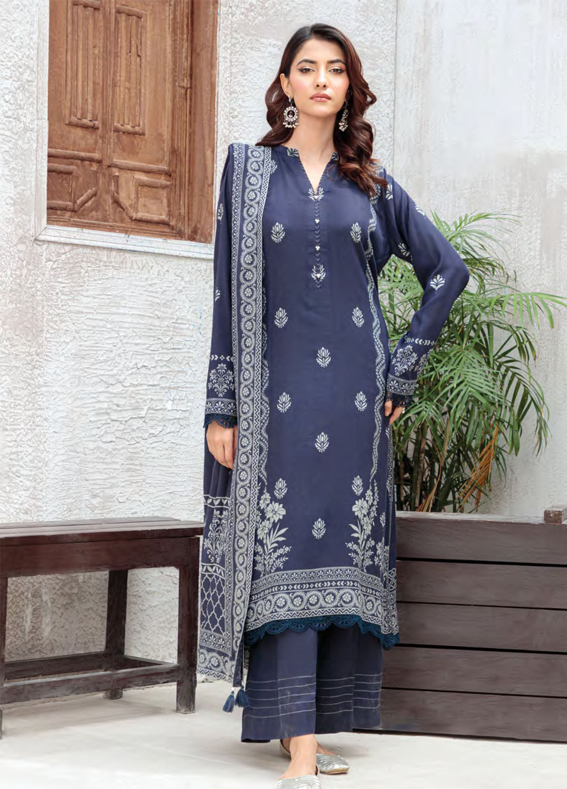 LSM Lakhany Printed Pashmina 3 Piece Unstitched Suit LSM25PP D-LG-SG-0039-C LSM Lakhany Printed Pashmina 3 Piece Unstitched Suit LSM25PP D-LG-SG-0039-C
