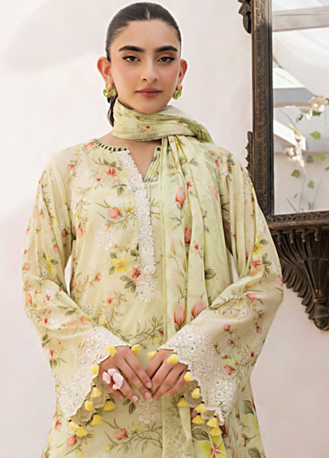 LSM Lakhany Embroidered Lawn 3 Piece Unstitched Suit LSM25ES LG-AR-0159 LSM Lakhany Embroidered Lawn 3 Piece Unstitched Suit LSM25ES LG-AR-0159