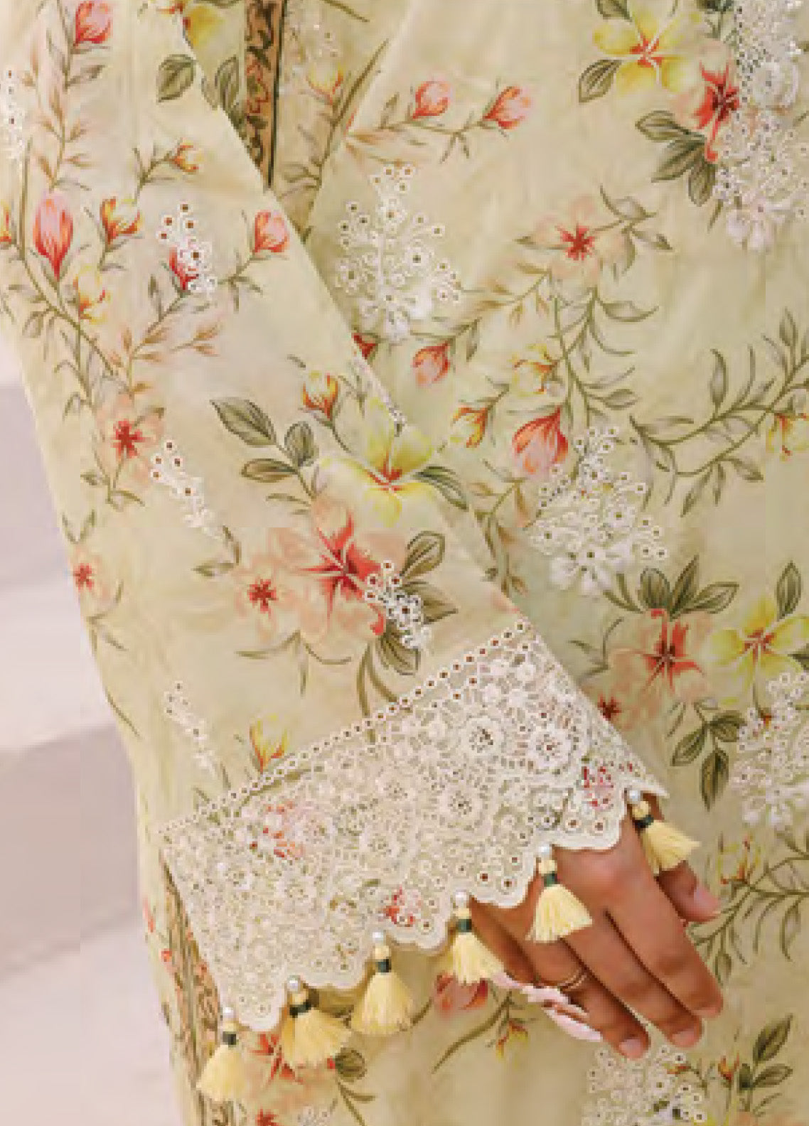 LSM Lakhany Embroidered Lawn 3 Piece Unstitched Suit LSM25ES LG-AR-0159 LSM Lakhany Embroidered Lawn 3 Piece Unstitched Suit LSM25ES LG-AR-0159