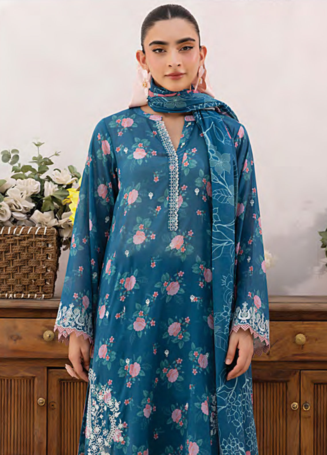 LSM Lakhany Embroidered Lawn 3 Piece Unstitched Suit LSM25ES LG-AR-0160 LSM Lakhany Embroidered Lawn 3 Piece Unstitched Suit LSM25ES LG-AR-0160