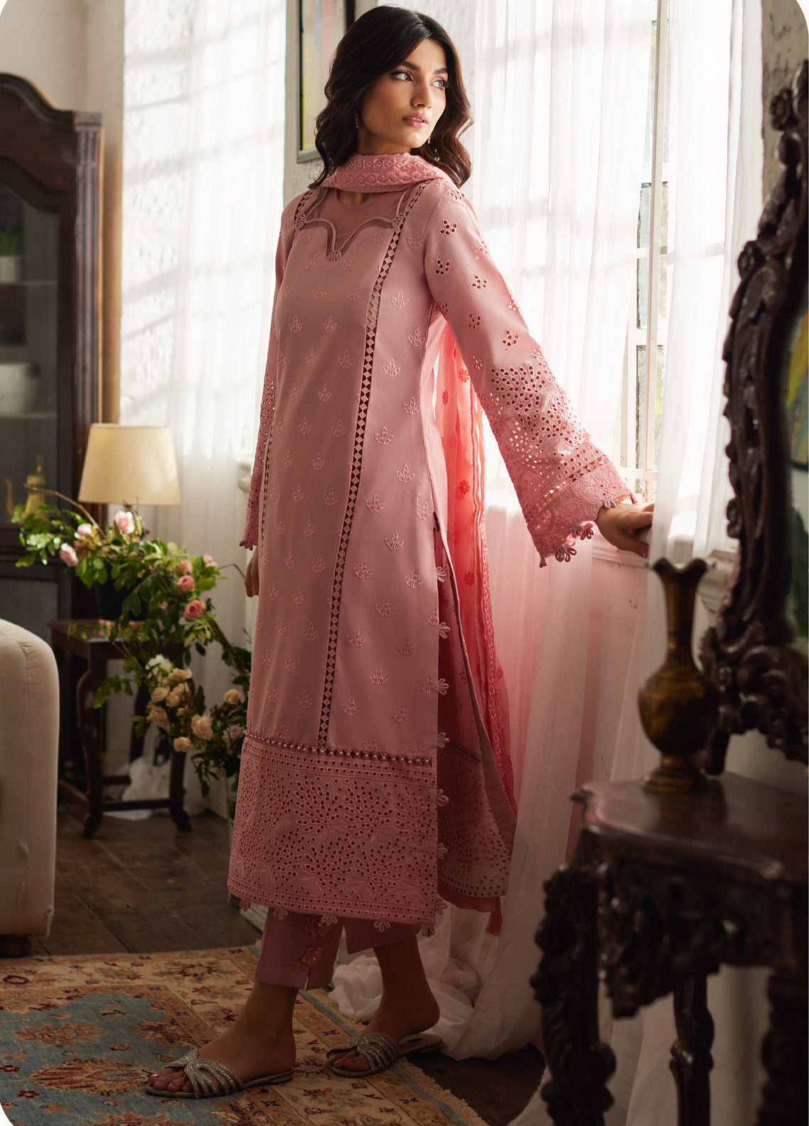 Lumiere By Gulaal Embroidered Lawn 3 Piece Unstitched Suit GL25L D-01 ZERIN Lumiere By Gulaal Embroidered Lawn 3 Piece Unstitched Suit GL25L D-01 ZERIN