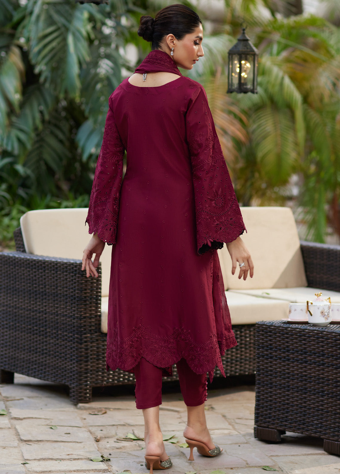 Lumiere By Gulaal Embroidered Lawn 3 Piece Unstitched Suit GL25L D-08 REINA Lumiere By Gulaal Embroidered Lawn 3 Piece Unstitched Suit GL25L D-08 REINA