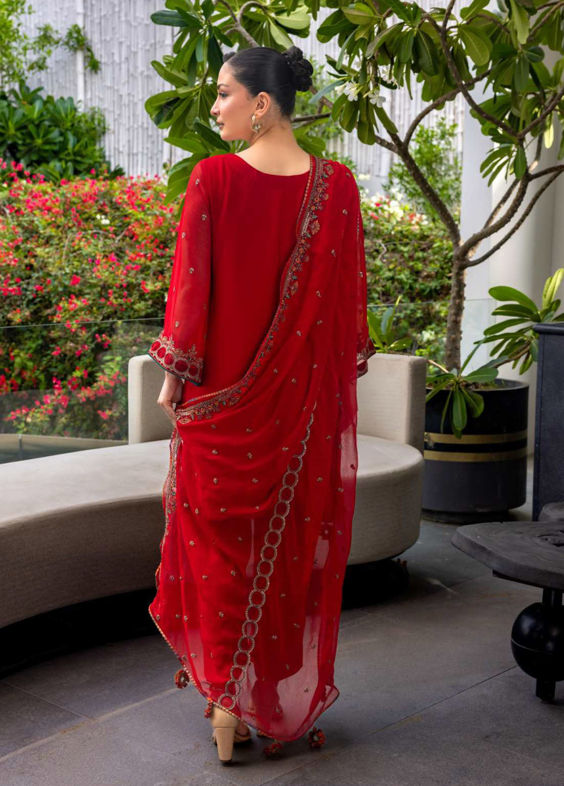 Luminara By Manahil Lakhani Embroidered Chiffon 3 Piece Unstitched Suit ML25L D-CE-01 AMORA Luminara By Manahil Lakhani Embroidered Chiffon 3 Piece Unstitched Suit ML25L D-CE-01 AMORA