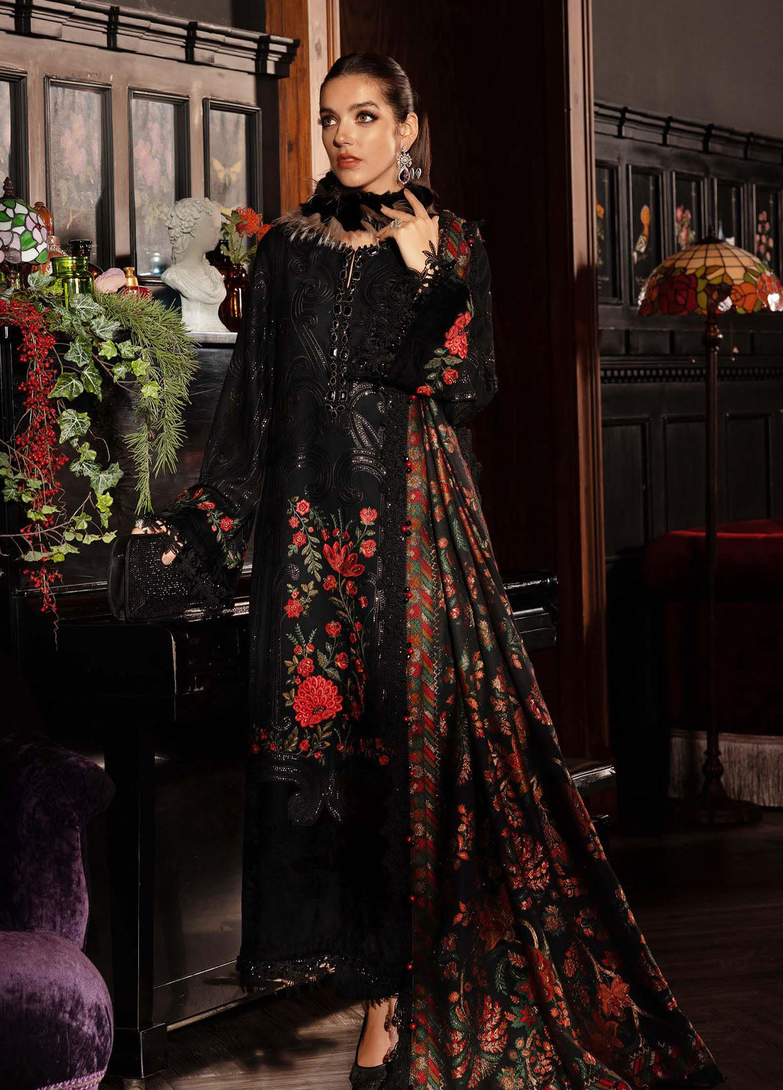 Luxe By Maria B Embroidered Linen 3 Piece Unstitched Suit MB25LW WL-1309 Luxe By Maria B Embroidered Linen 3 Piece Unstitched Suit MB25LW WL-1309