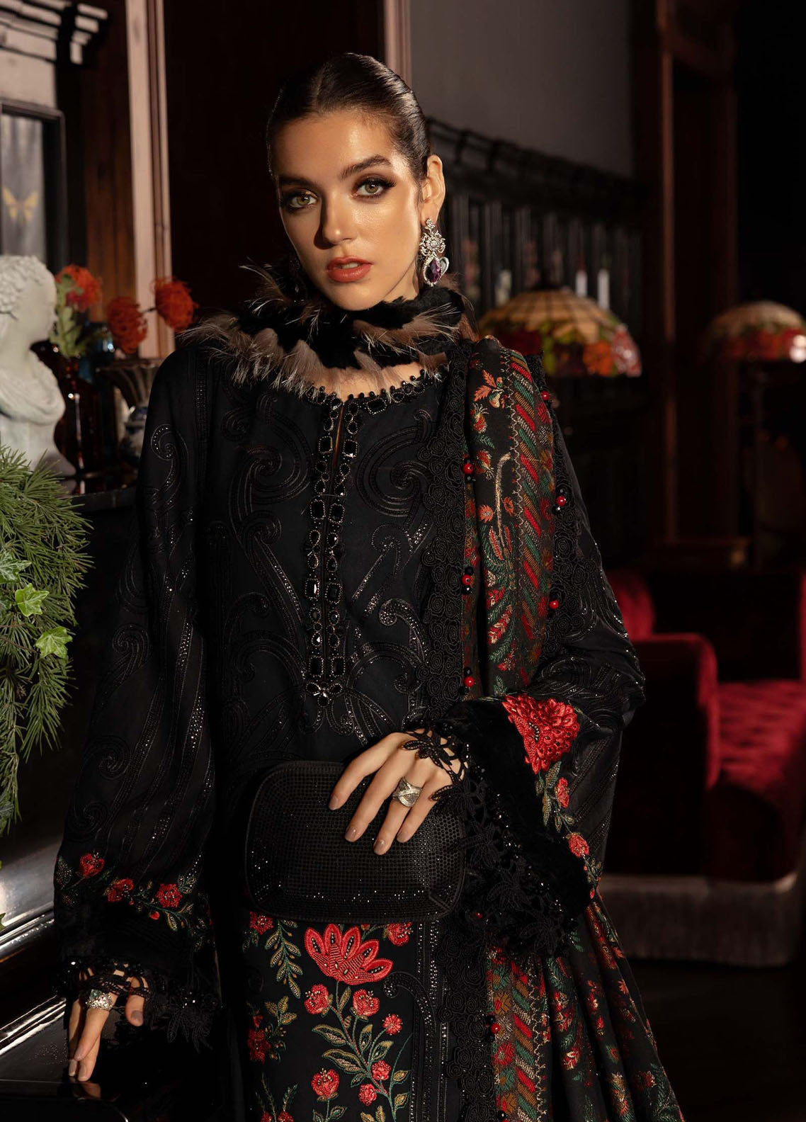 Luxe By Maria B Embroidered Linen 3 Piece Unstitched Suit MB25LW WL-1309 Luxe By Maria B Embroidered Linen 3 Piece Unstitched Suit MB25LW WL-1309