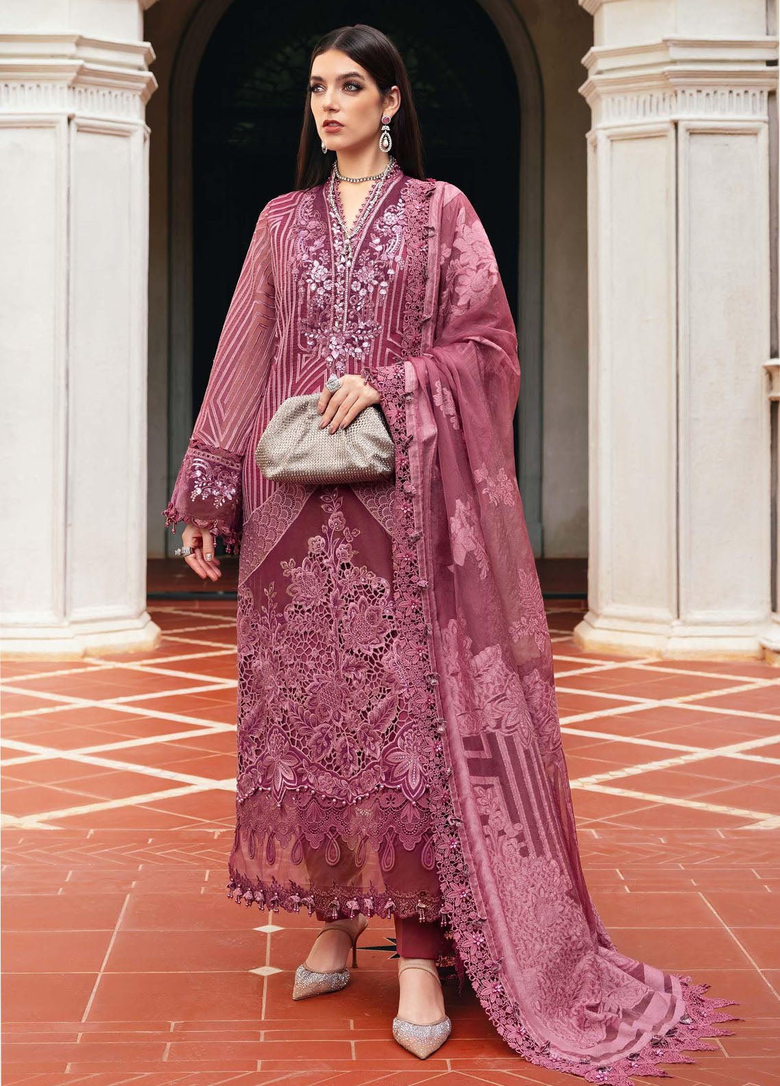 Luxe By Maria B Embroidered Organza 3 Piece Unstitched Suit MB25LW WL-1304 Luxe By Maria B Embroidered Organza 3 Piece Unstitched Suit MB25LW WL-1304
