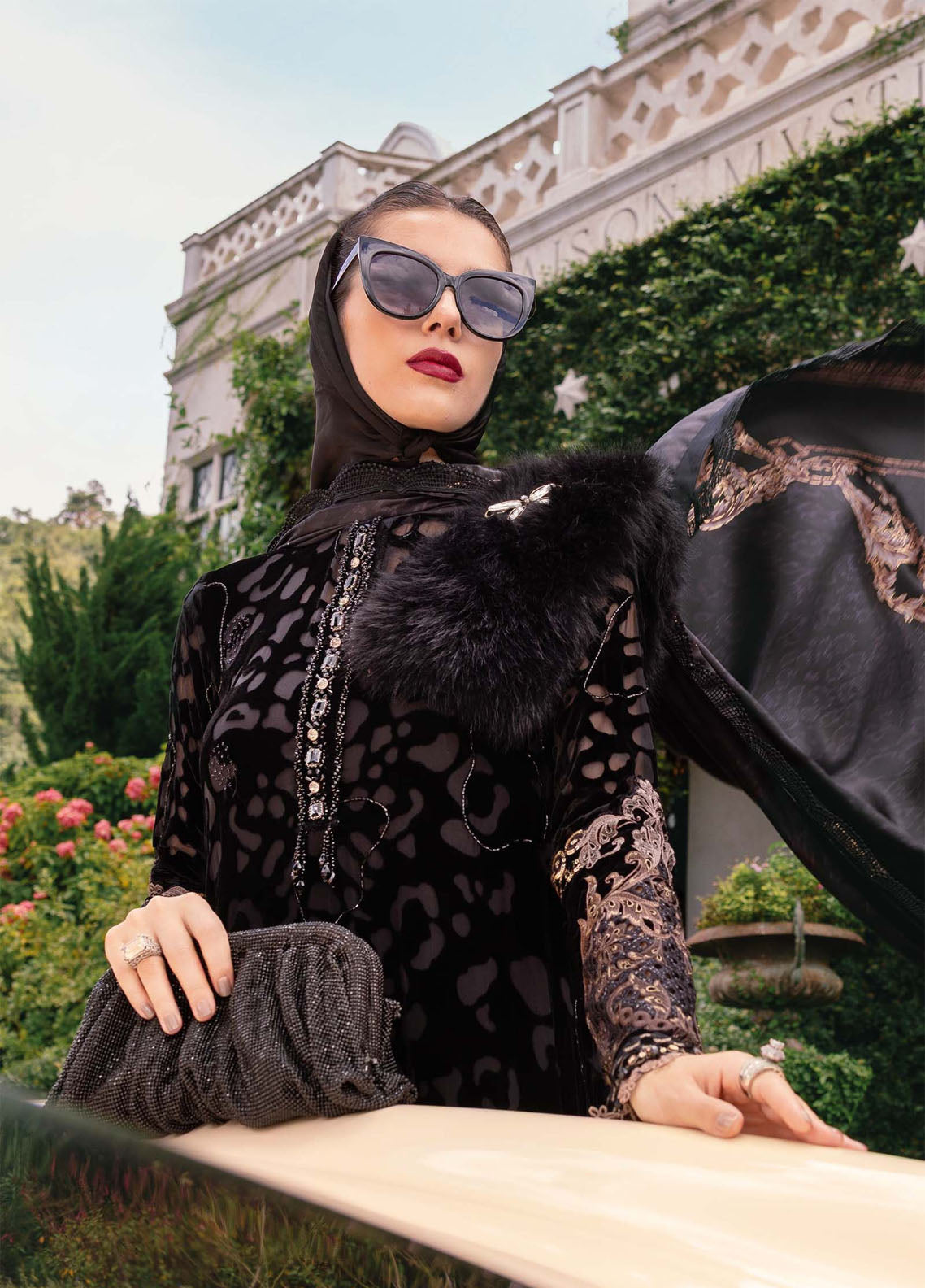 Luxe By Maria B Embroidered Palachi 3 Piece Unstitched Suit MB25LW WL-1301 Luxe By Maria B Embroidered Palachi 3 Piece Unstitched Suit MB25LW WL-1301