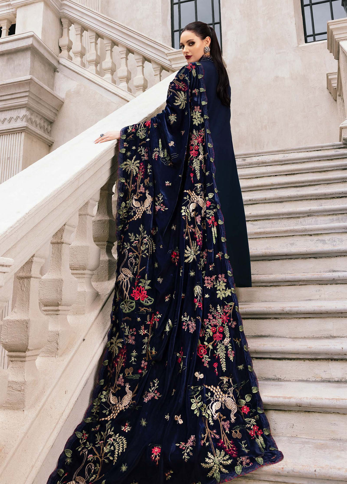 Luxe By Maria B Embroidered Twill Linen 3 Piece Unstitched Suit MB25LW WL-1312 Luxe By Maria B Embroidered Twill Linen 3 Piece Unstitched Suit MB25LW WL-1312