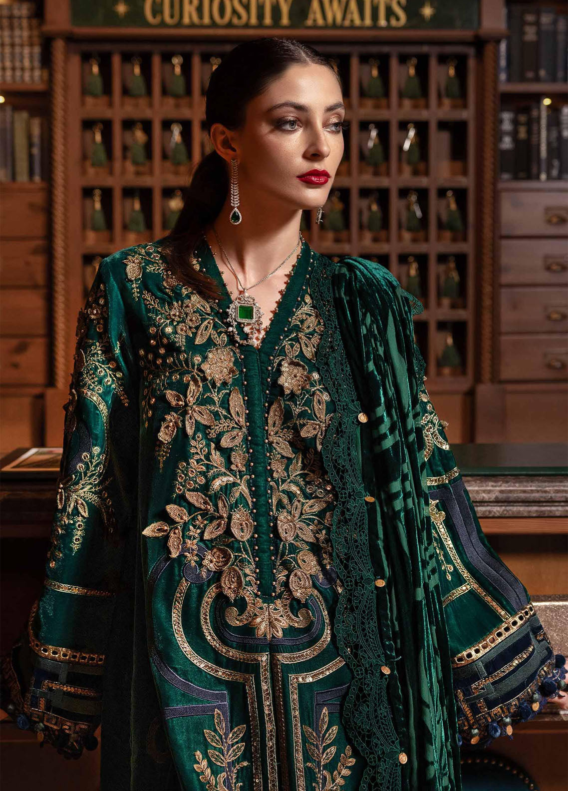 Luxe By Maria B Embroidered Velvet 3 Piece Unstitched Suit MB25LW WL-1302 Luxe By Maria B Embroidered Velvet 3 Piece Unstitched Suit MB25LW WL-1302